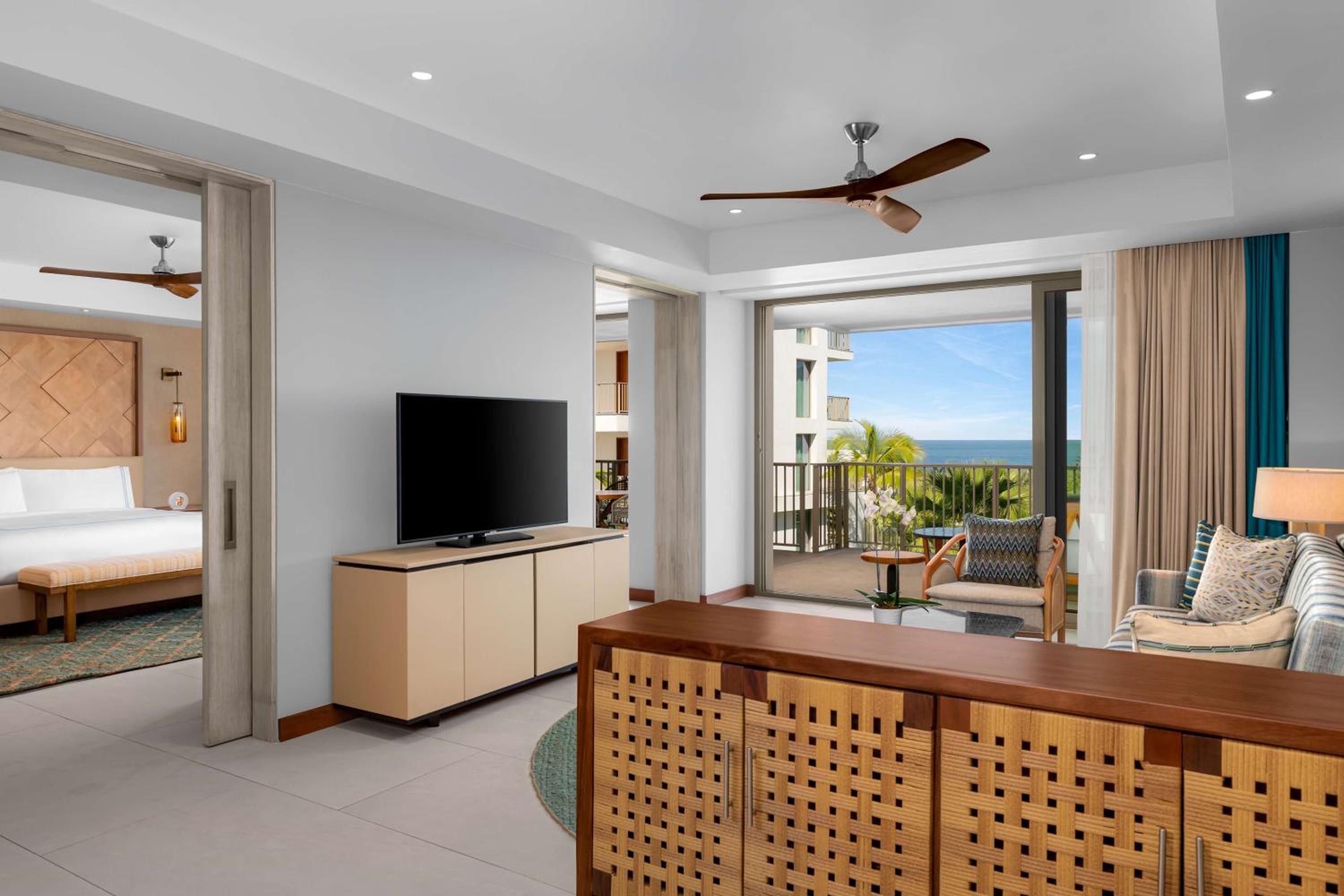 Superior King Suite with Partial Ocean View - Photo 3
