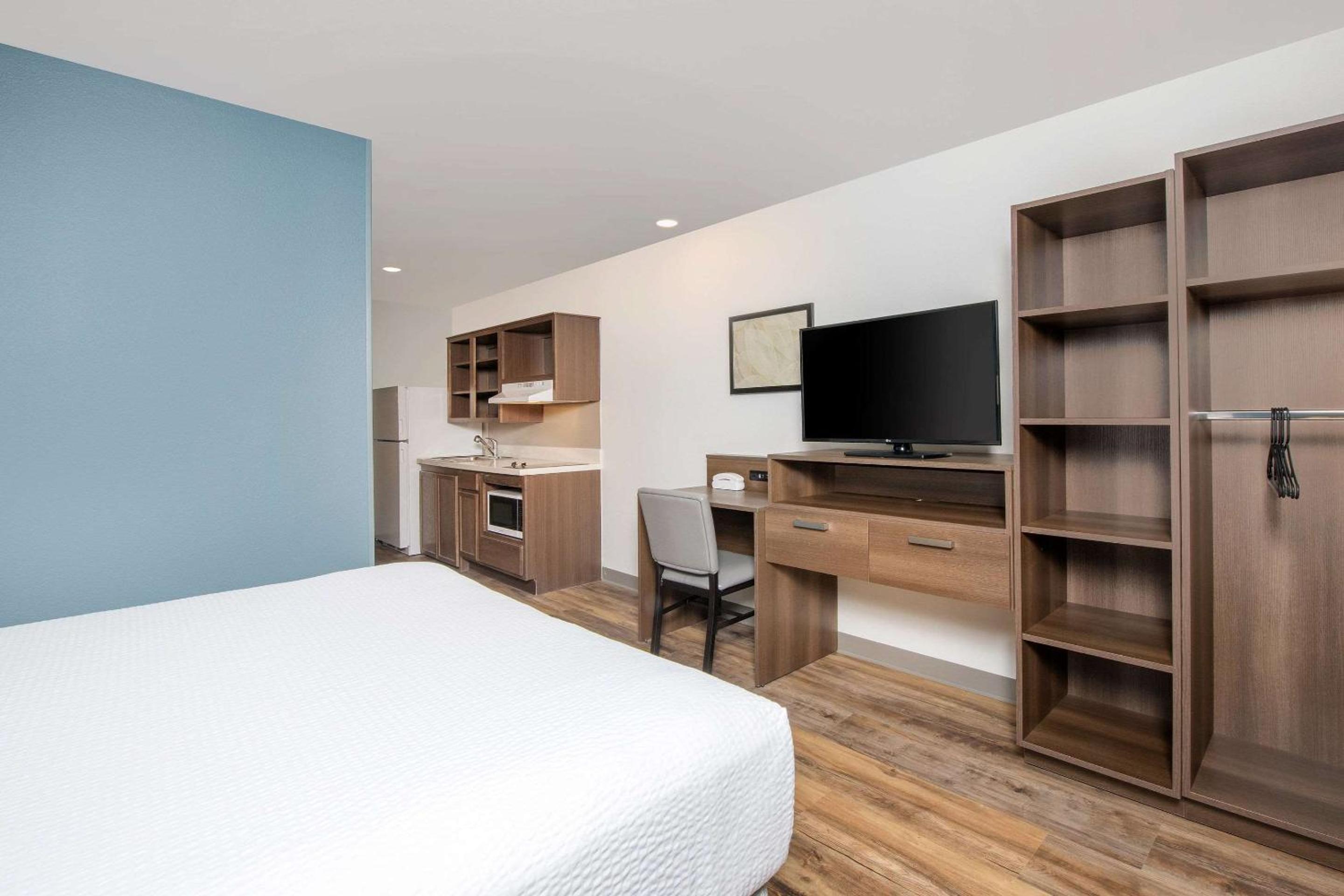 WoodSpring Suites Savannah Pooler, Photo 3