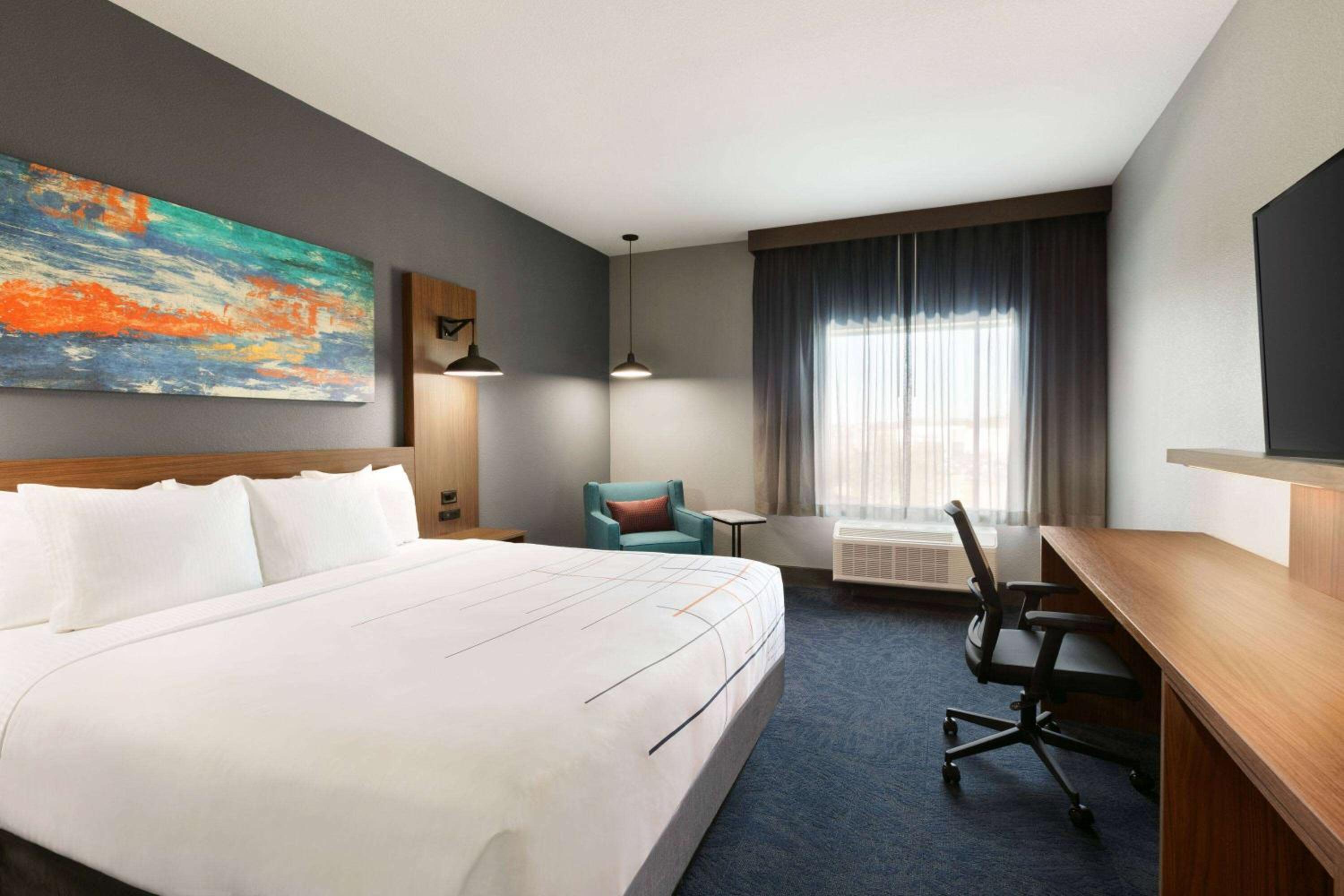 King Room - Non-Smoking - Photo 1