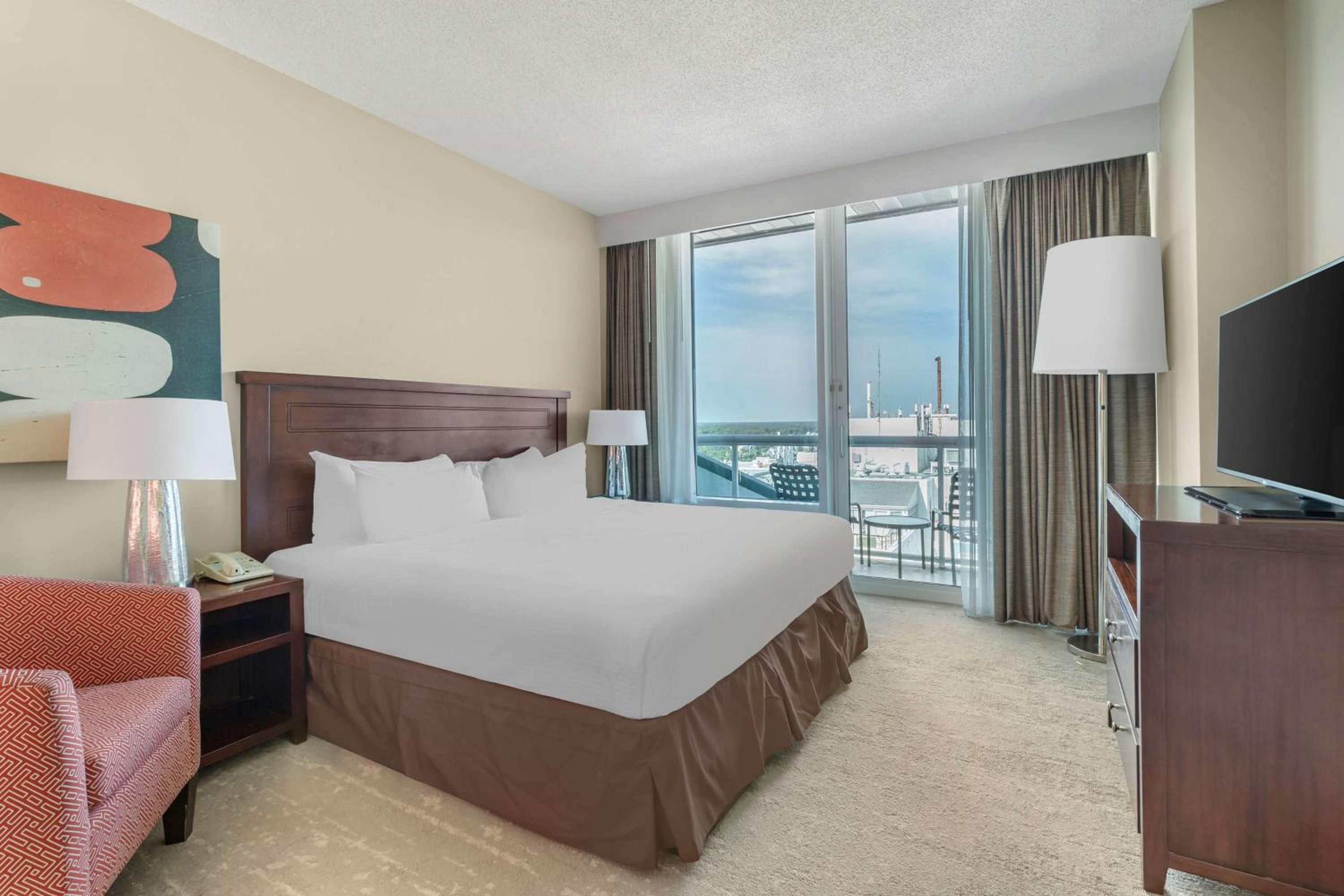 Two-Bedroom Bi-Level King Suite with Sofa Bed - Photo 4