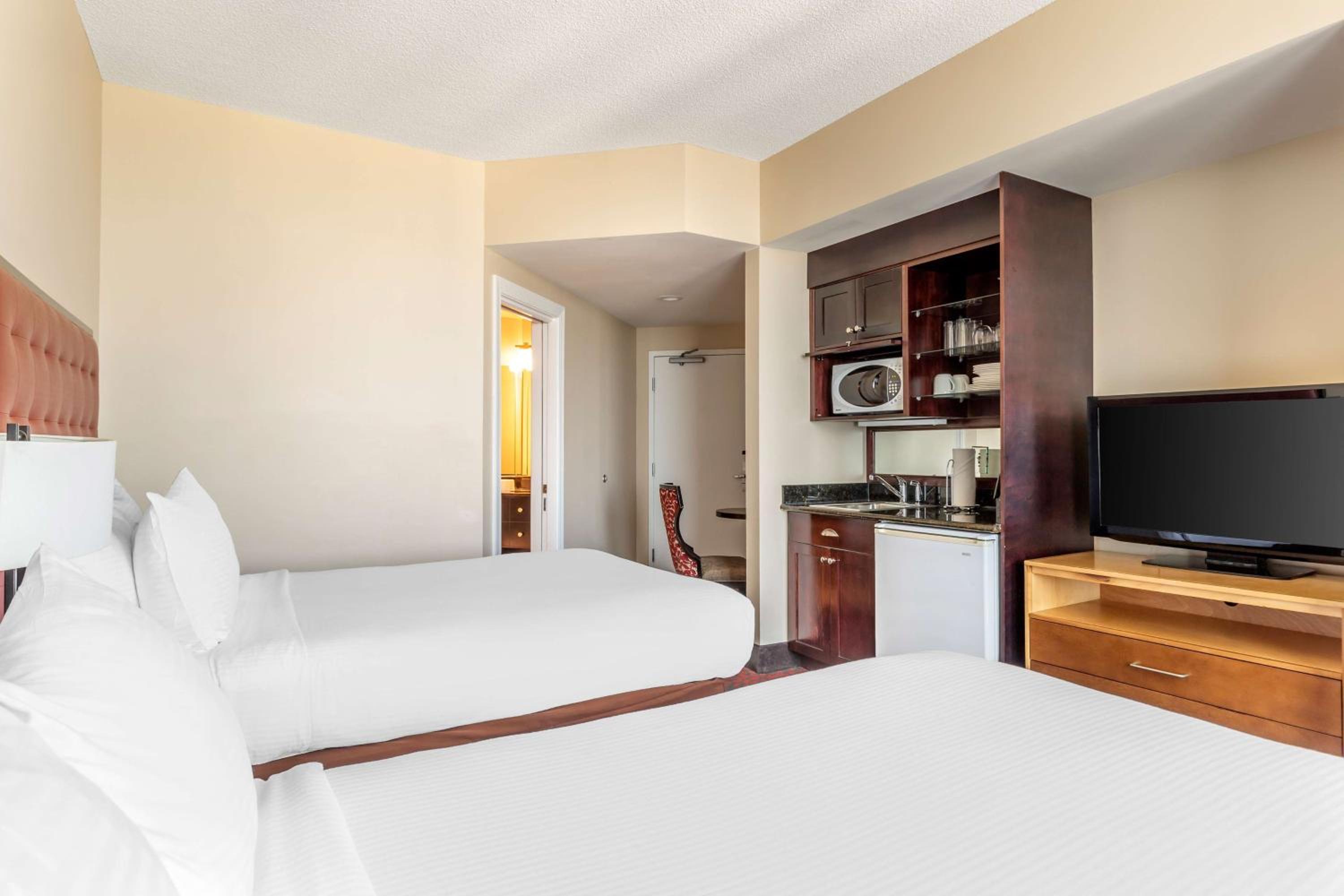 Studio with Two Double Beds and Ocean View