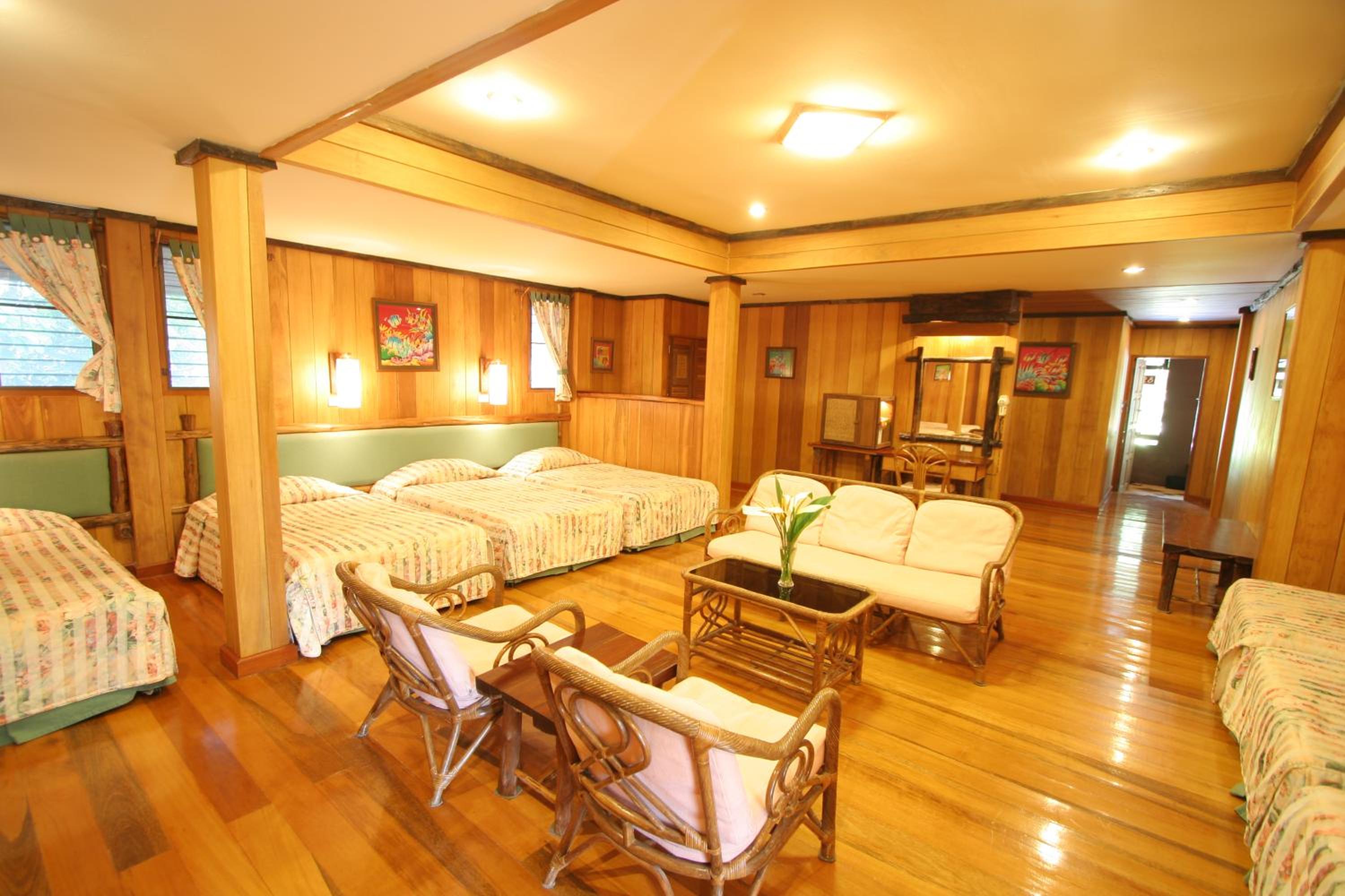 Family Room - Photo 5