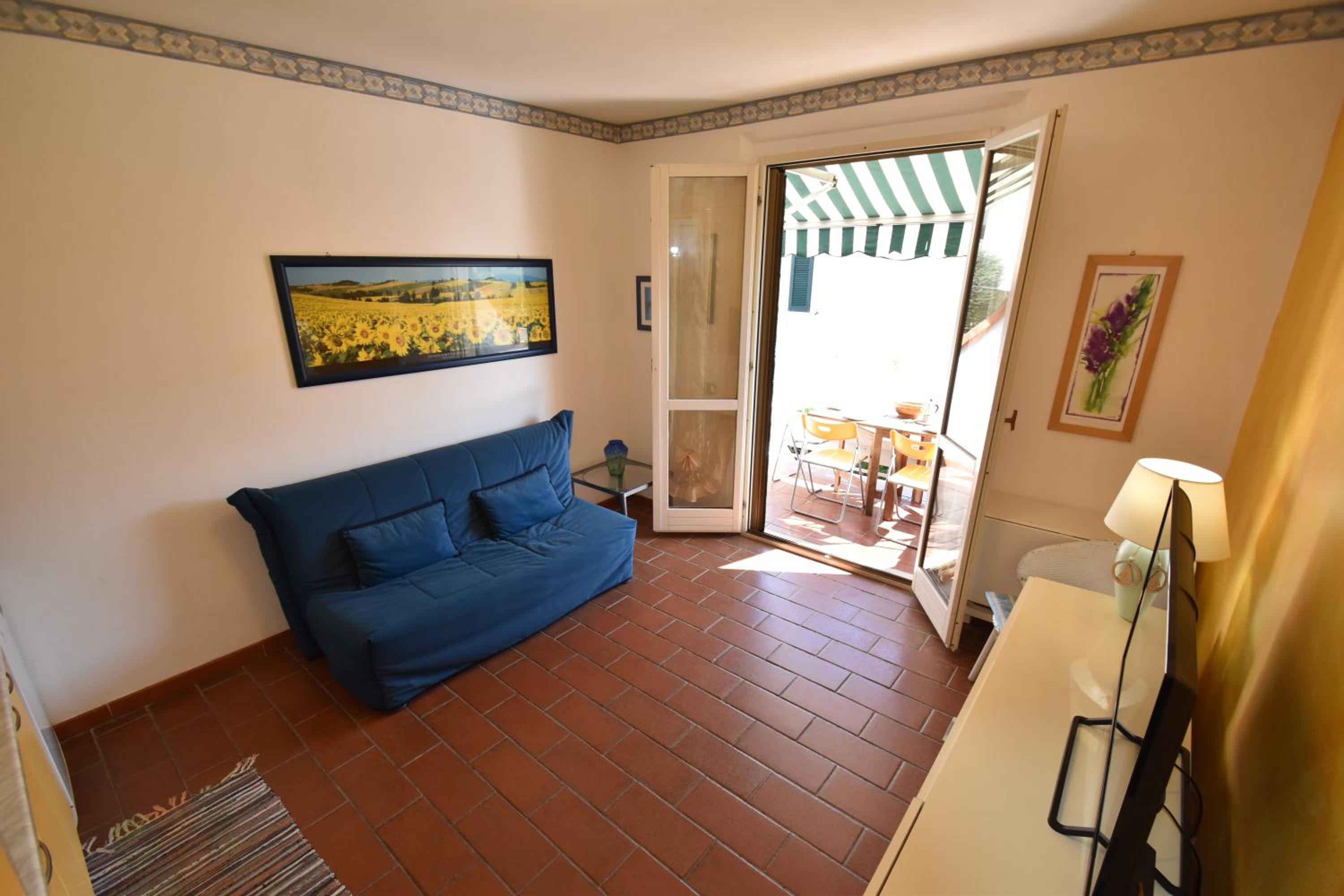 Apartment with Terrace photo 3