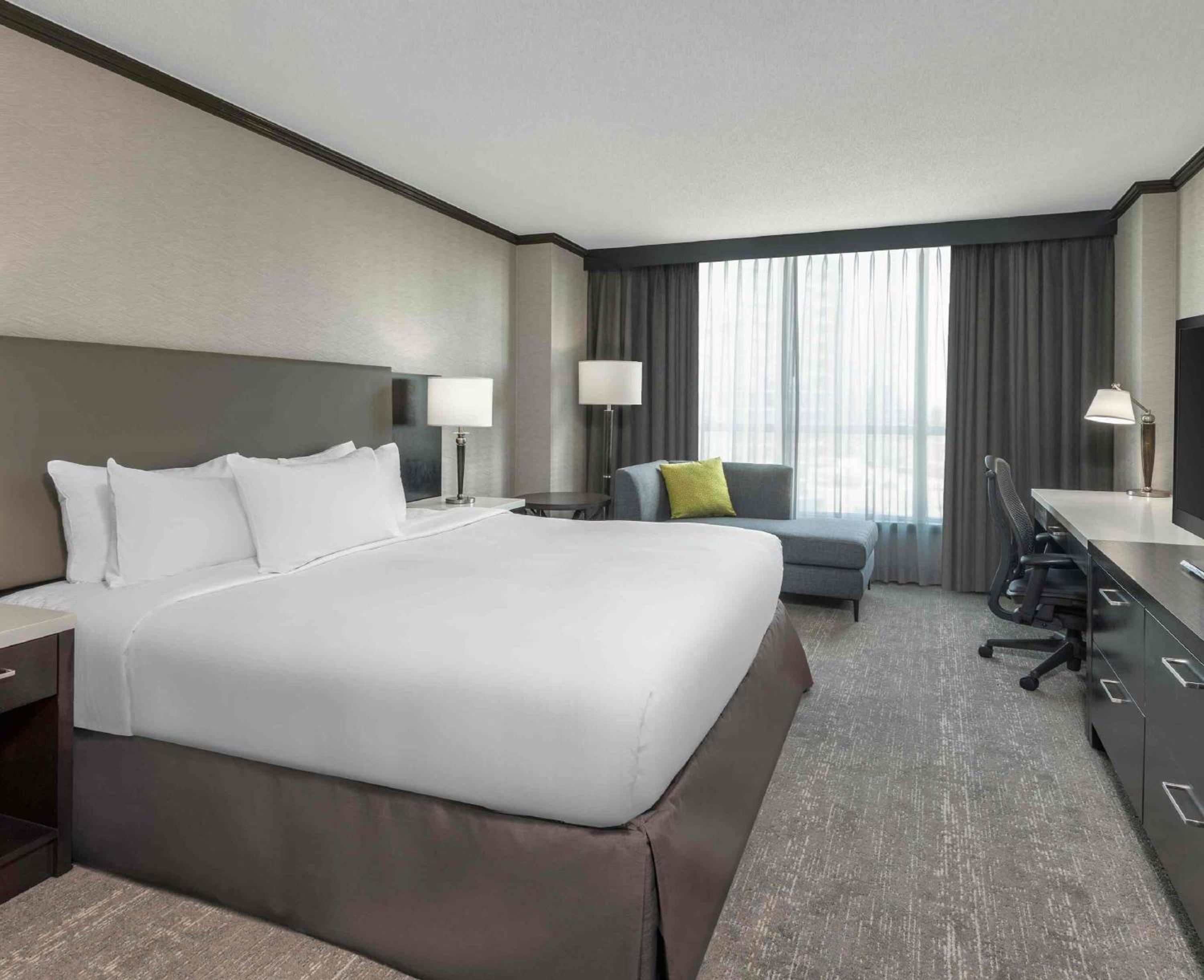 Deluxe King Room - Photo 1