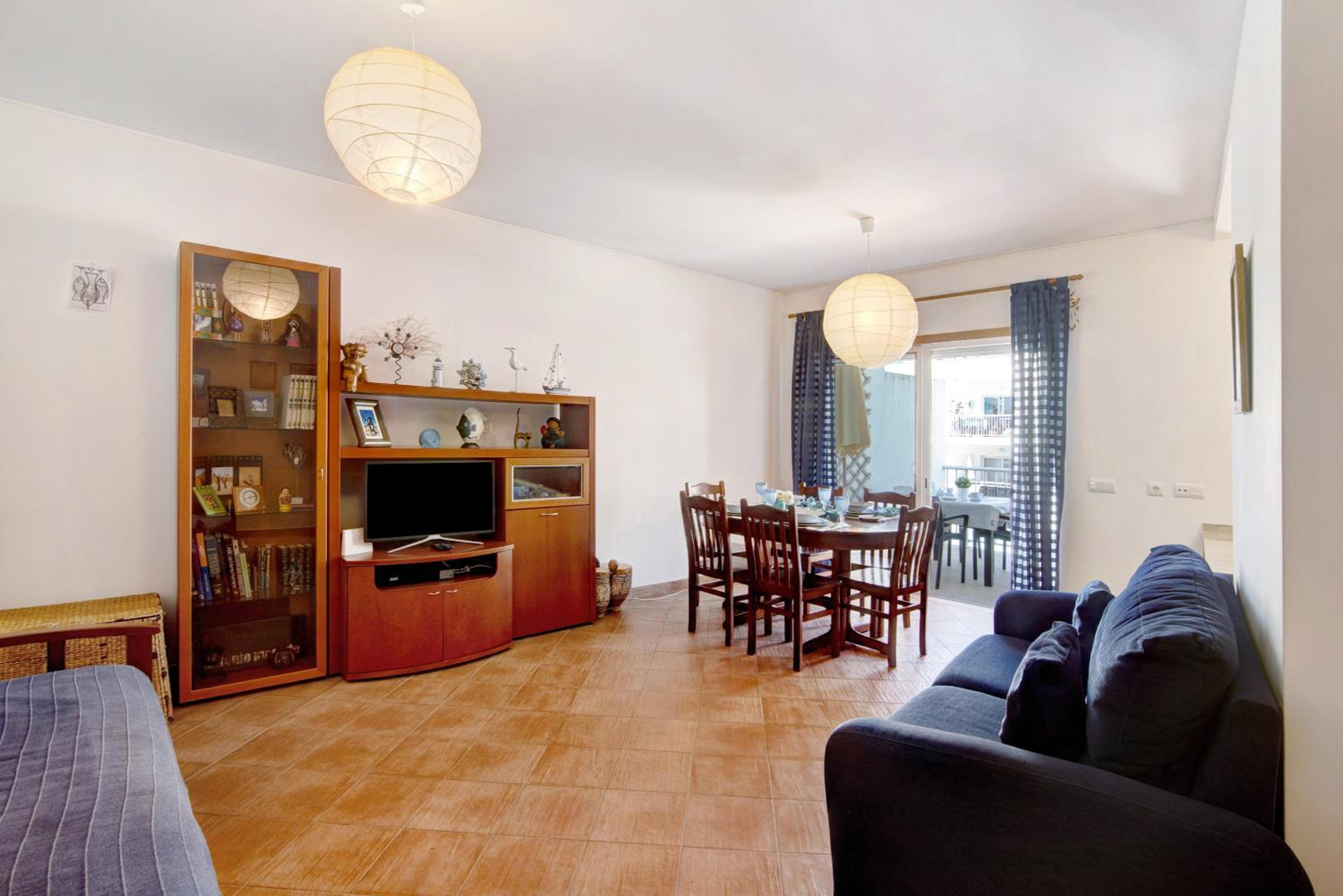 Two-Bedroom Deluxe Apartment with Balcony photo 2