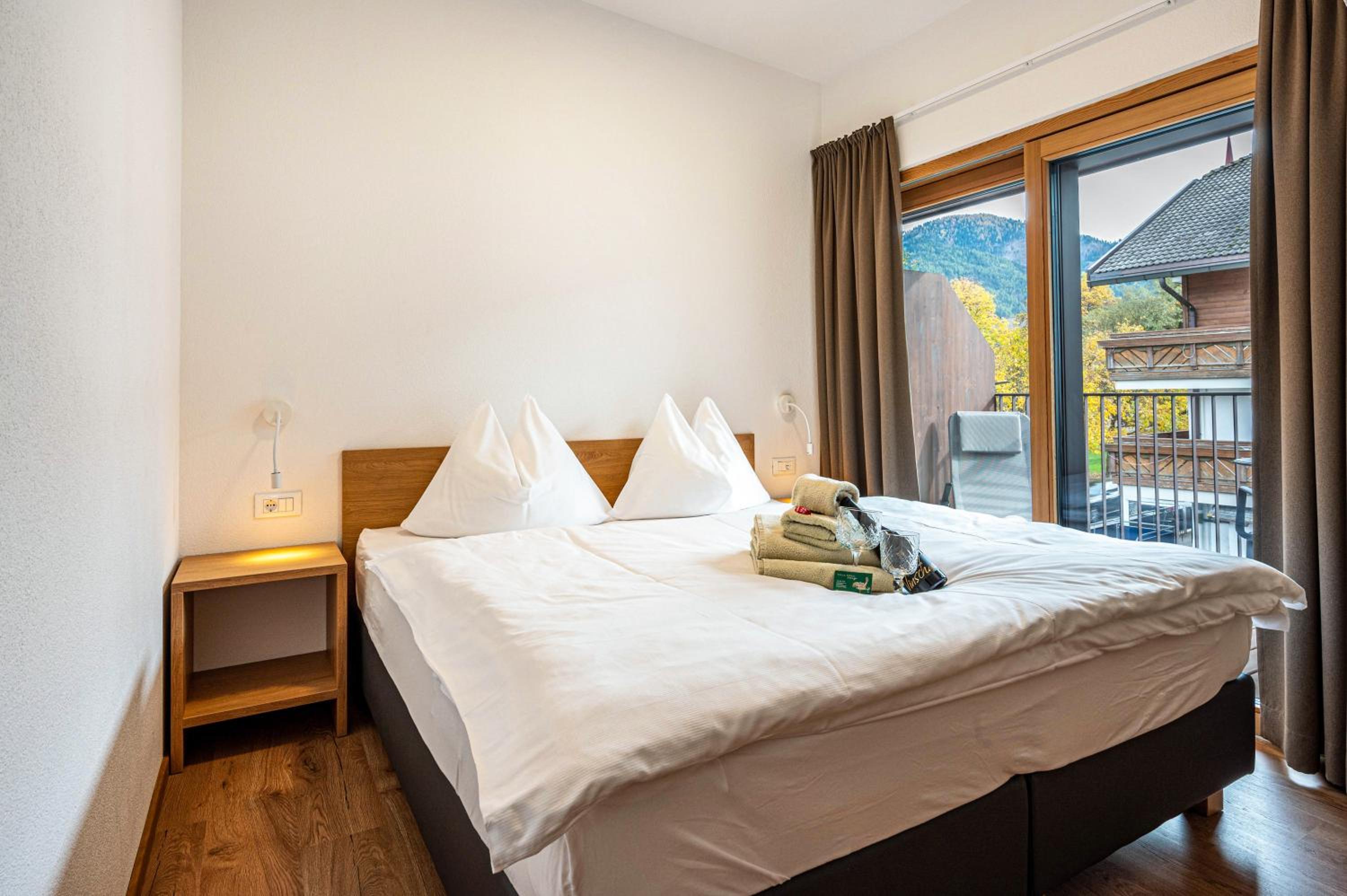 Two-Bedroom Deluxe Apartment with Balcony photo 1