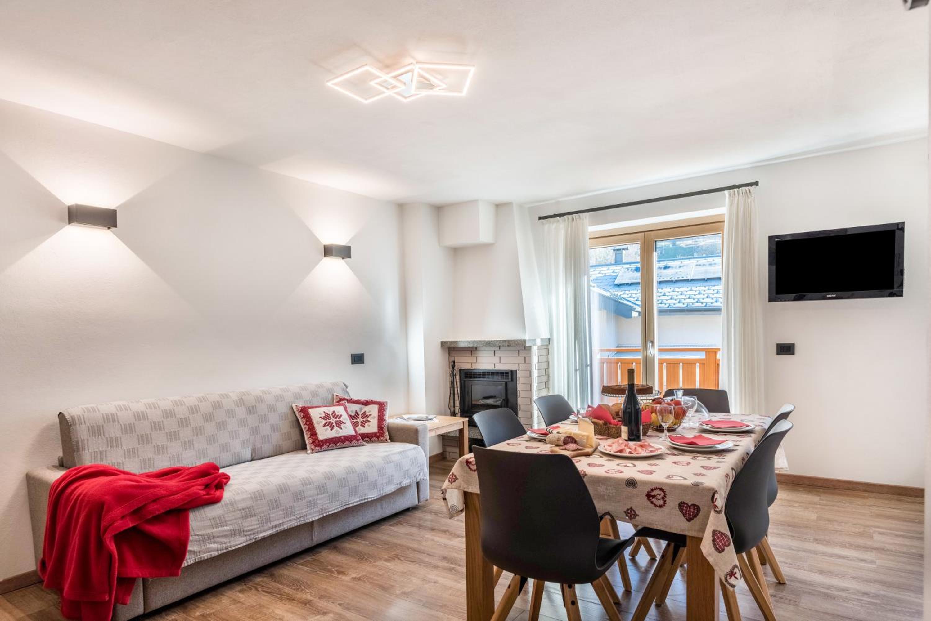 Two-Bedroom Deluxe Apartment with Garden View photo 1