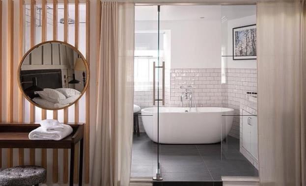Deluxe Double or Twin Room photo 2