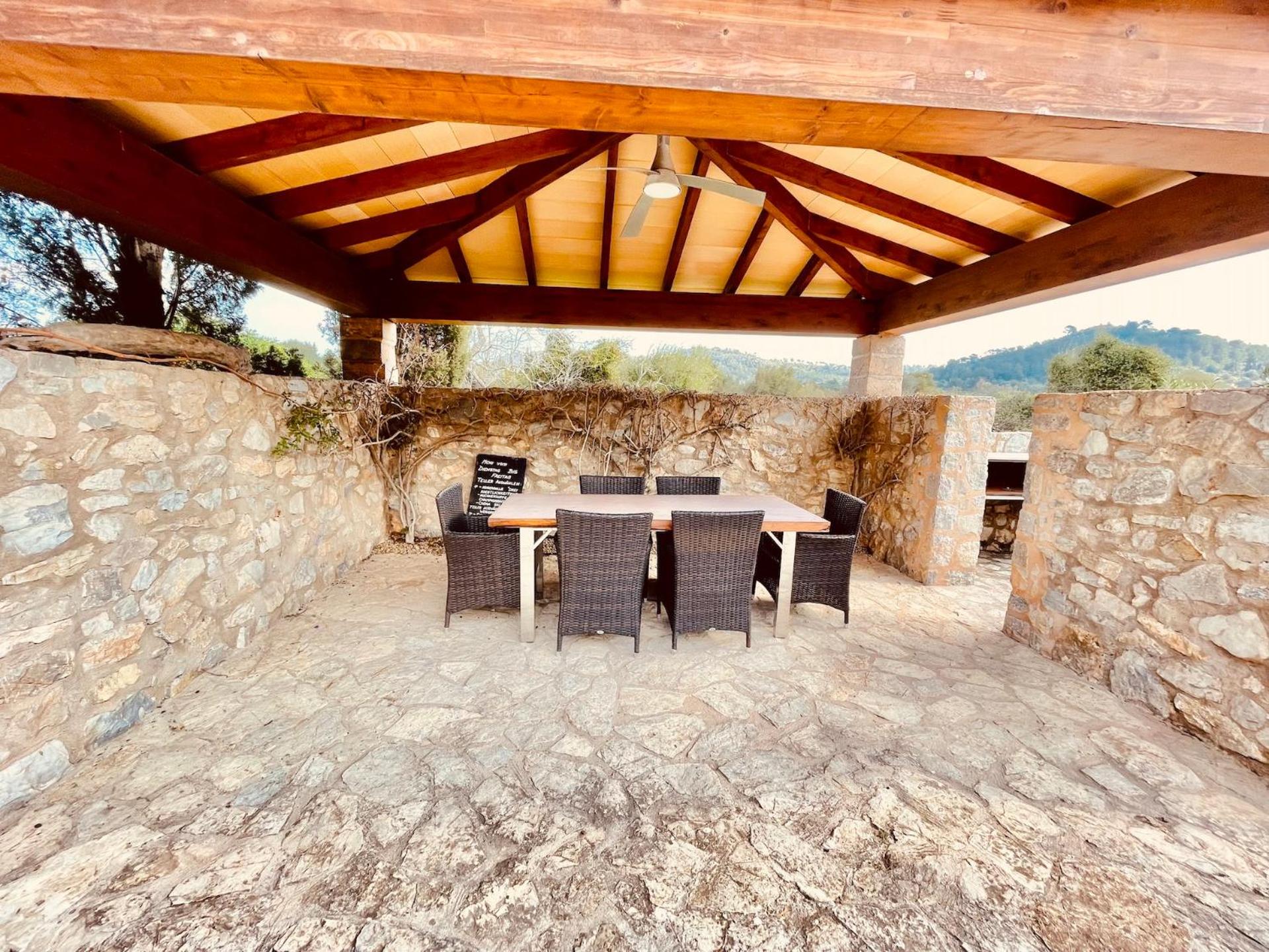 Villa photo 2