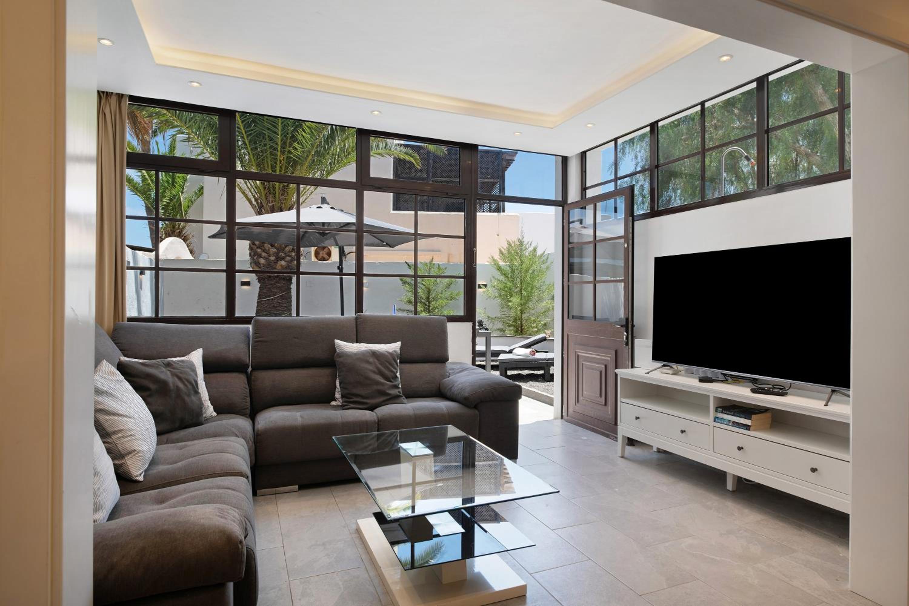 Two-Bedroom Deluxe Apartment with Garden View