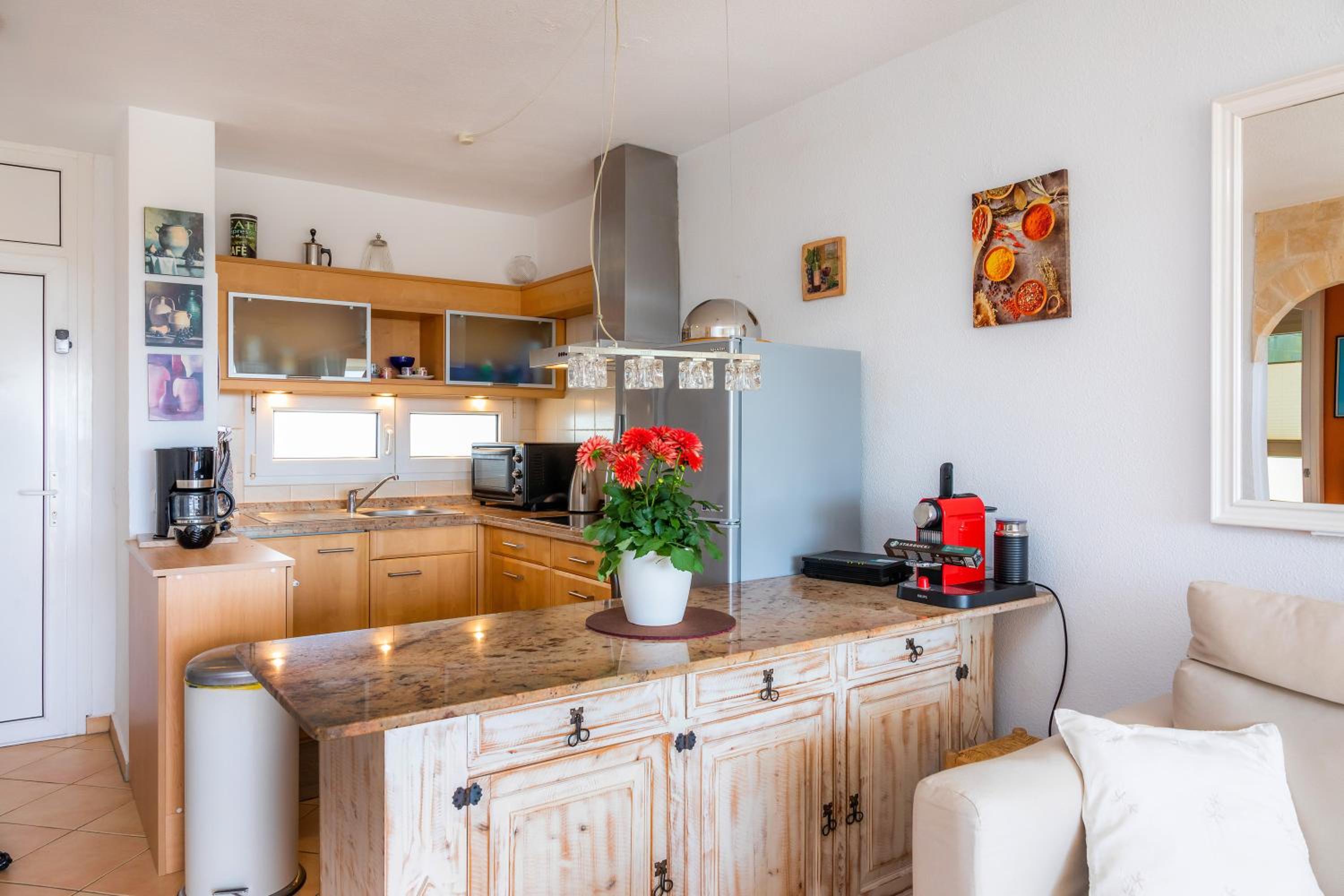 Two-Bedroom Deluxe Apartment with Ocean View photo 3