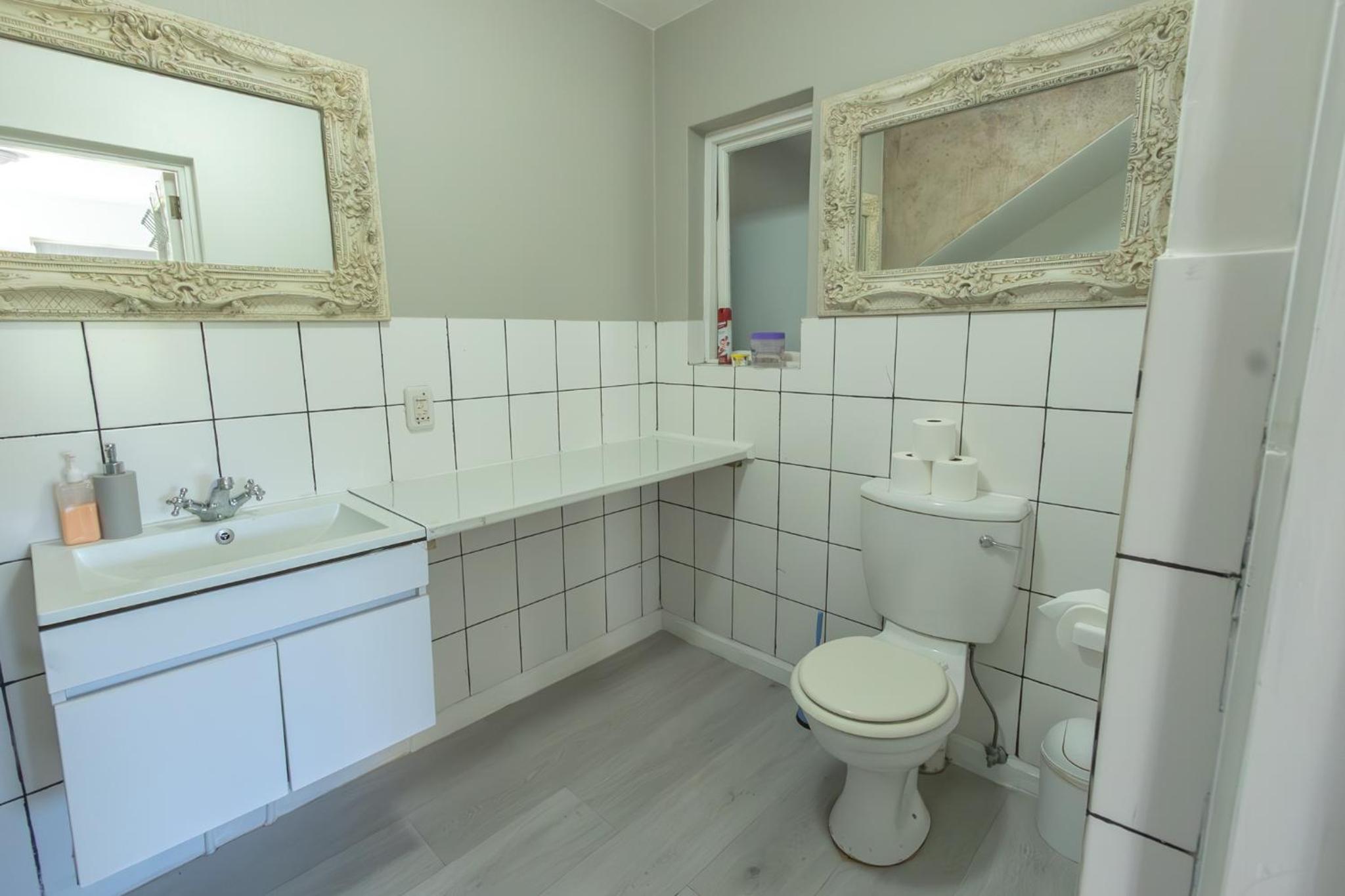 One-Bedroom Suite - Photo 16