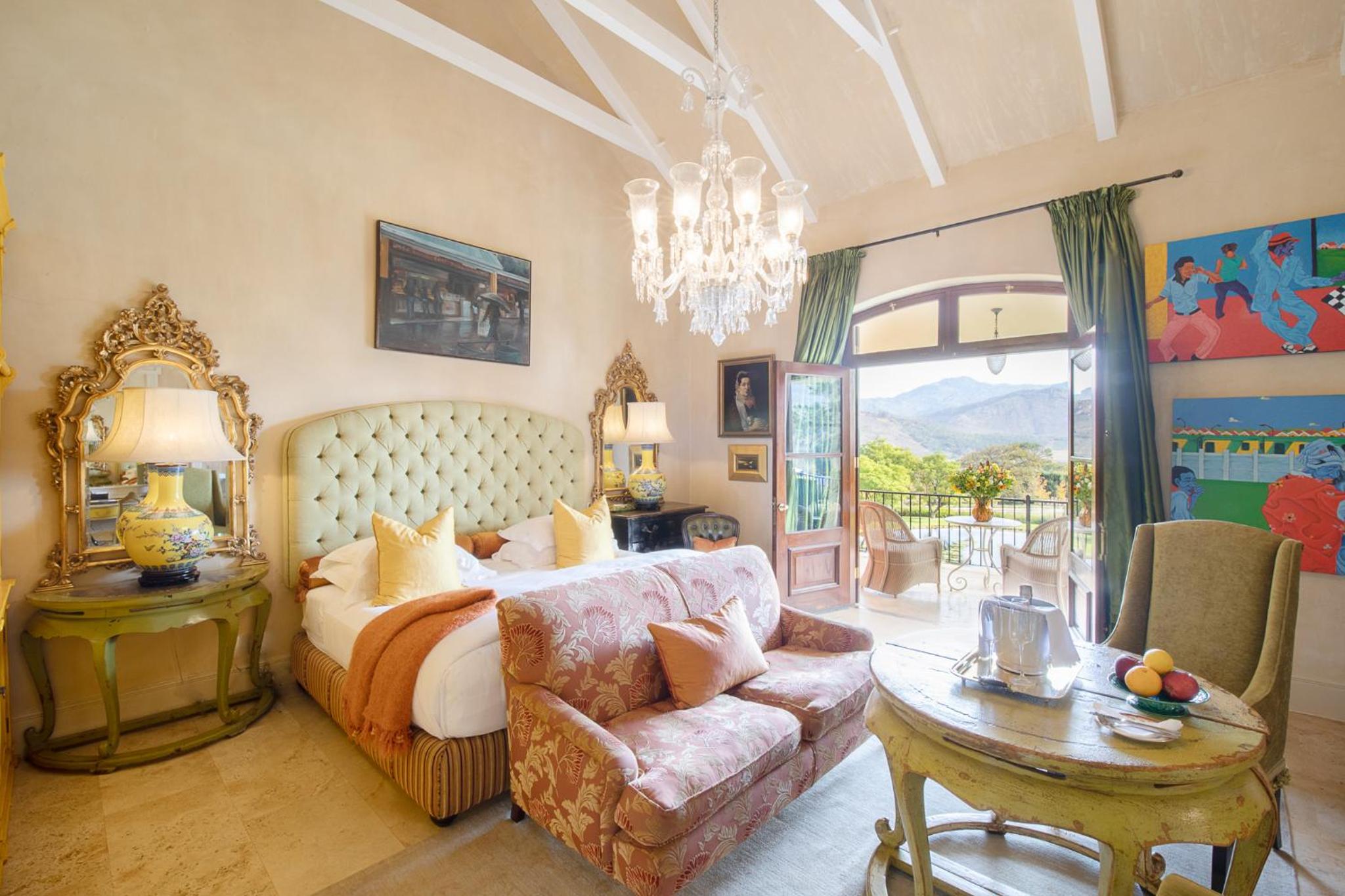 Luxury Suite - Photo 1