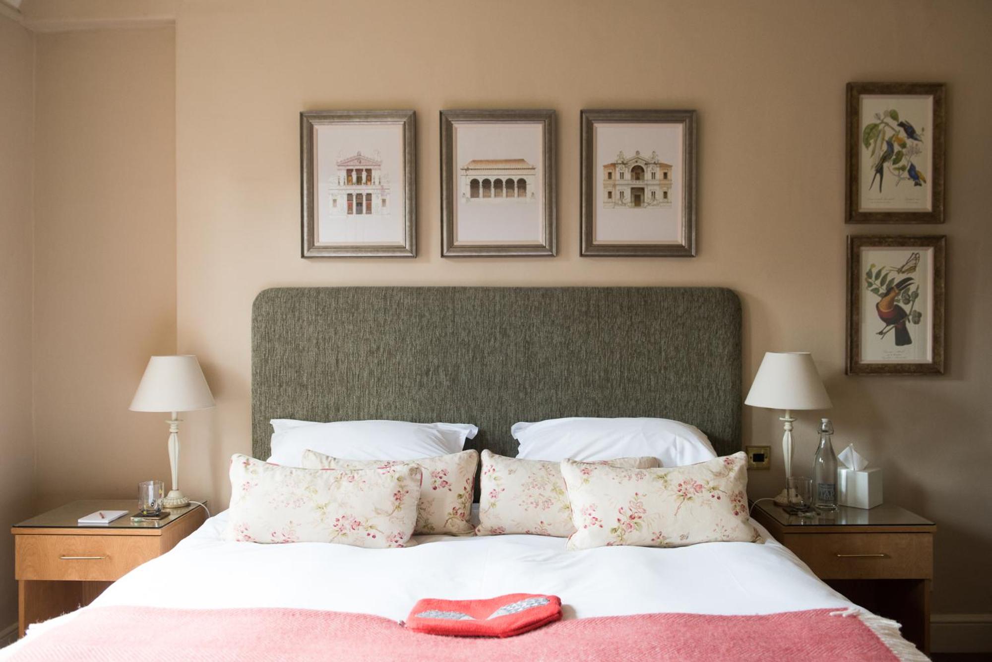Double or Twin Room photo 3