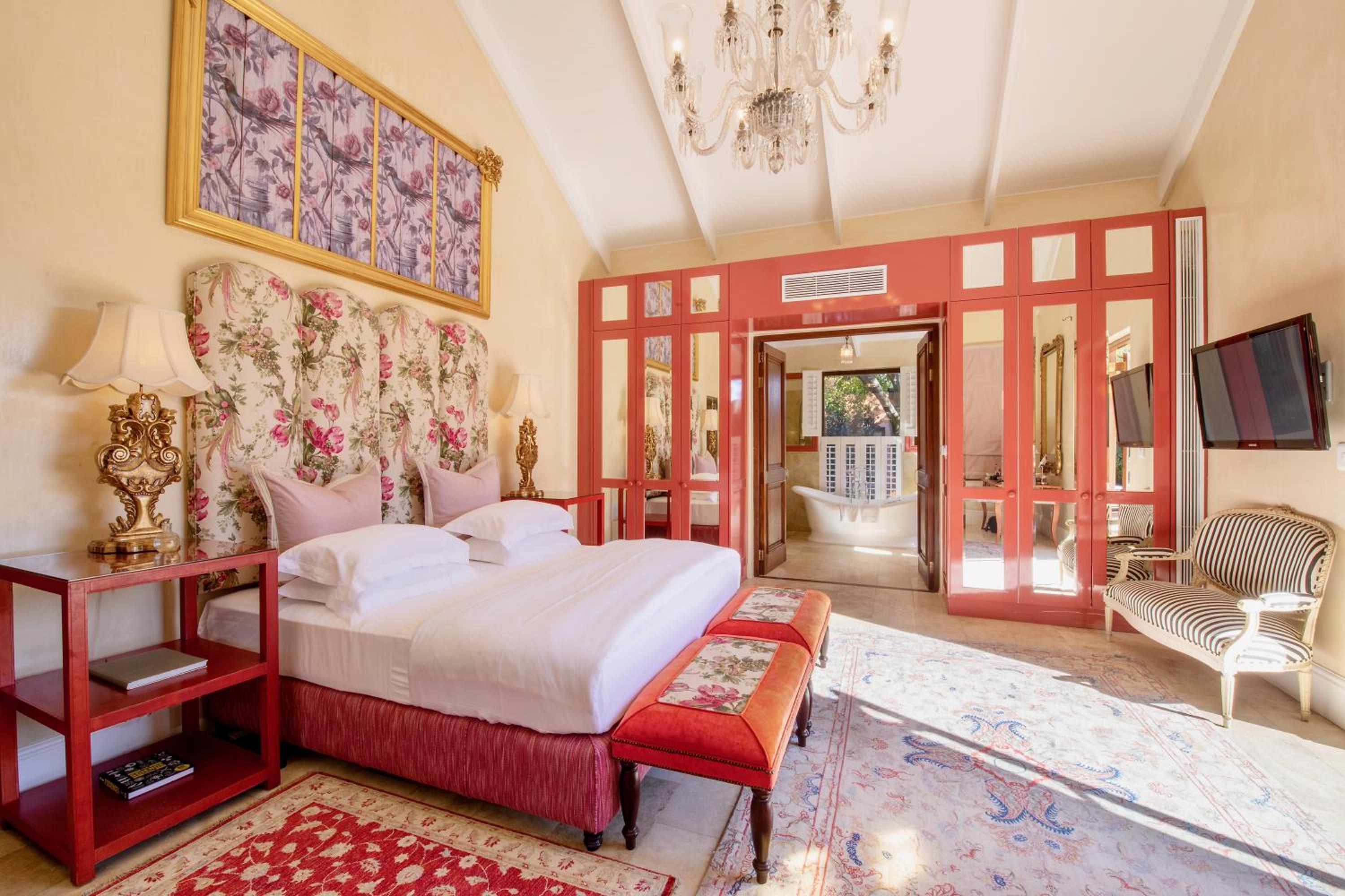 Three-Bedroom Vineyard Suite - Photo 3