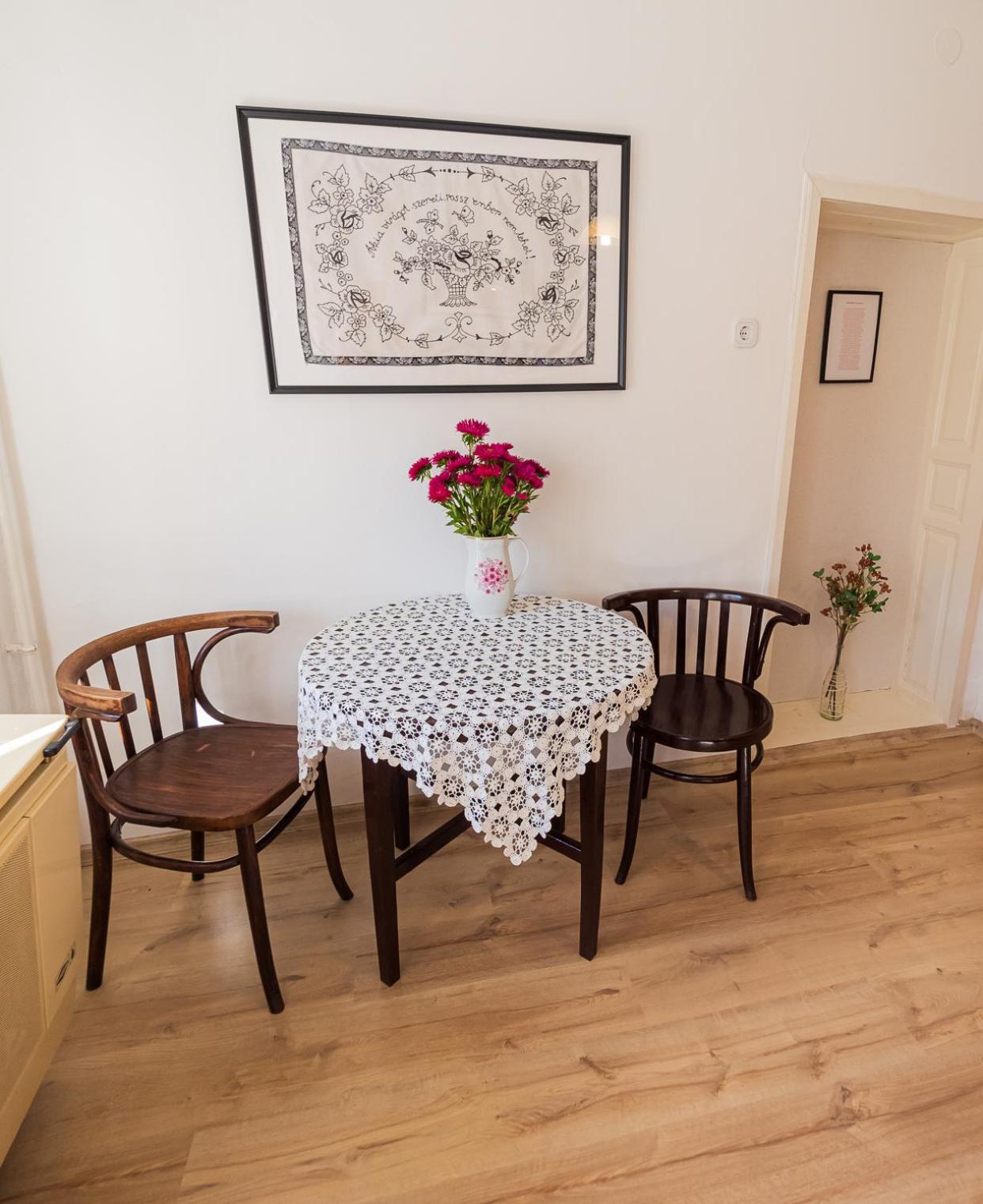 Two-Bedroom House - Photo 3