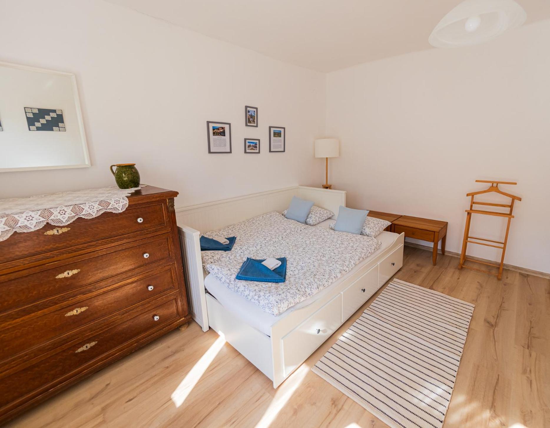 Two-Bedroom House - Photo 5
