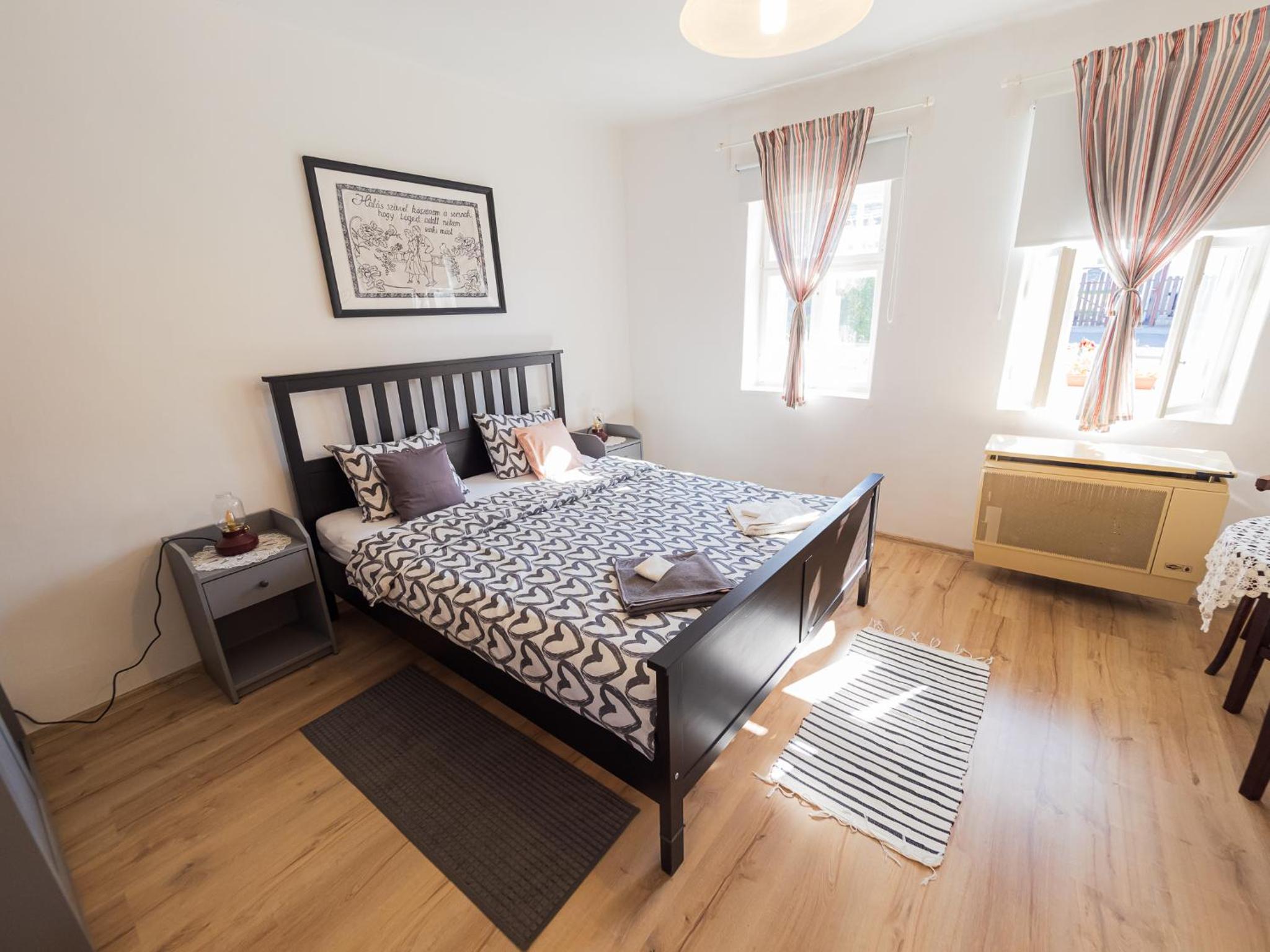 Two-Bedroom House - Photo 7