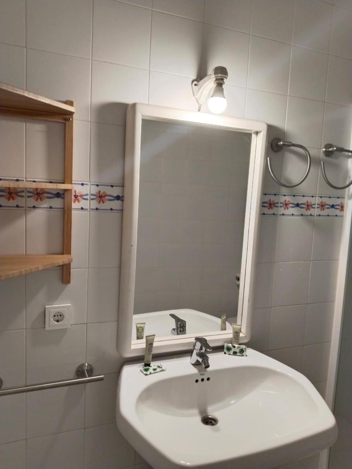 Deluxe Room - Photo 3
