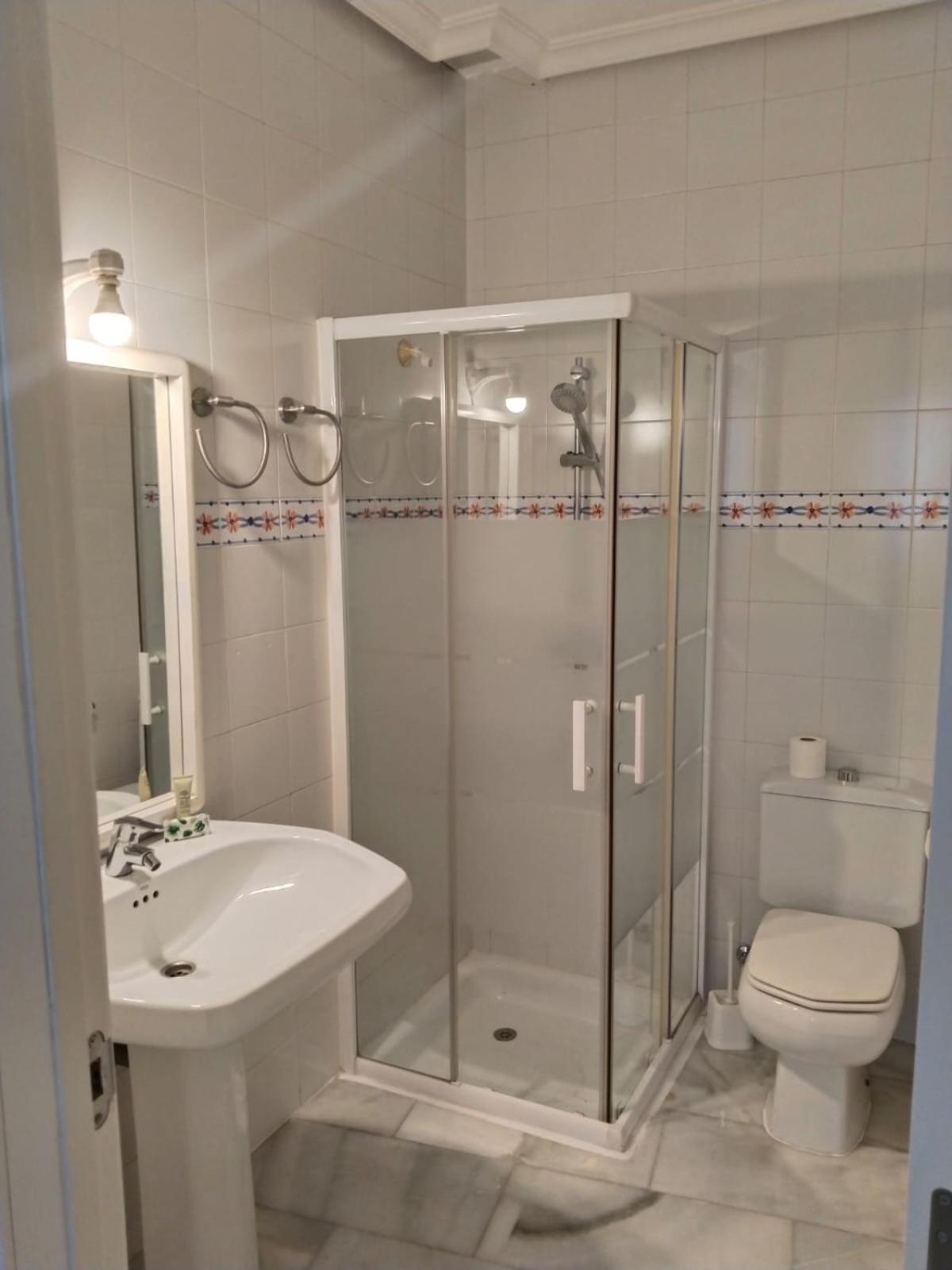 Deluxe Room - Photo 6
