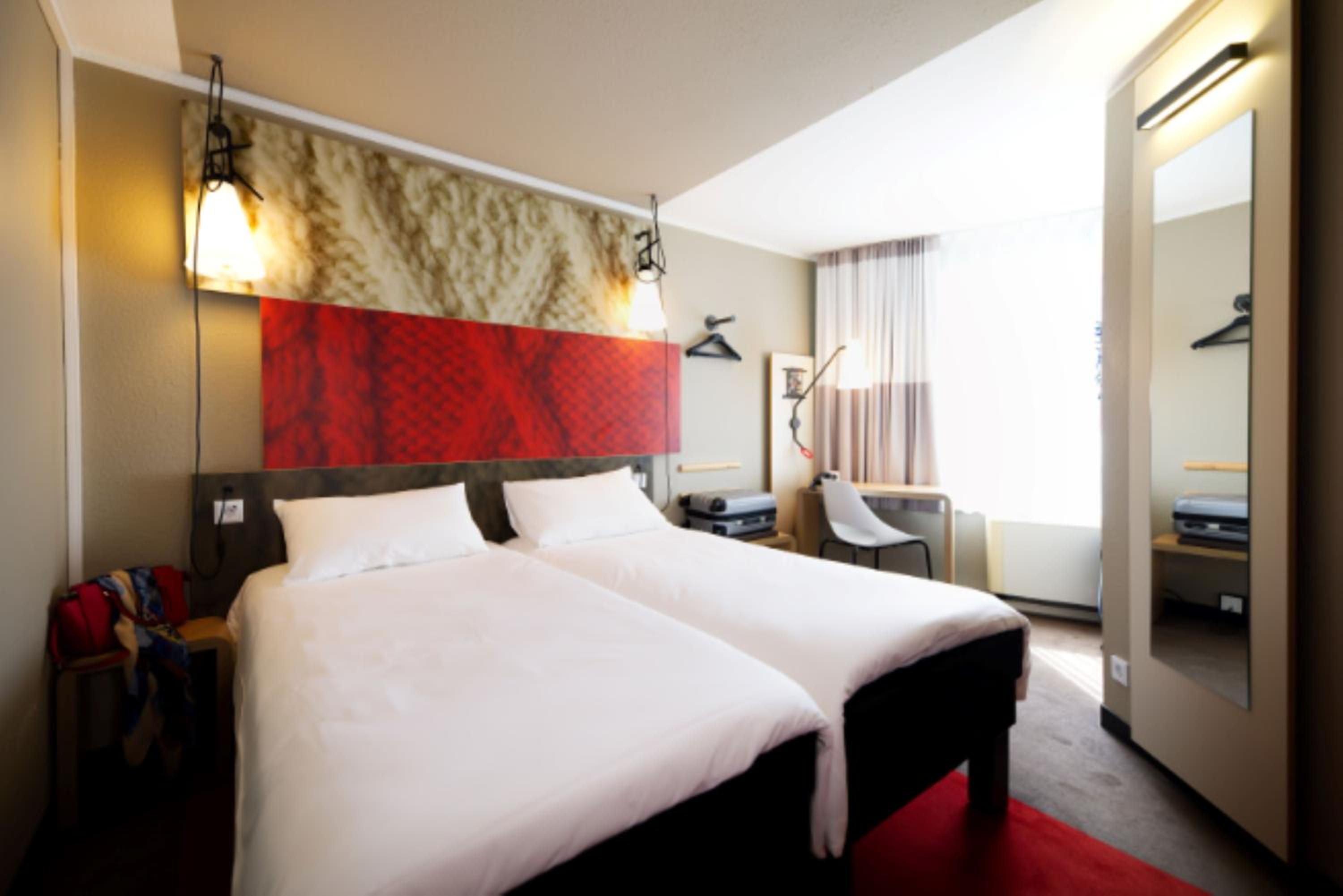 Standard Twin Room - Photo 2