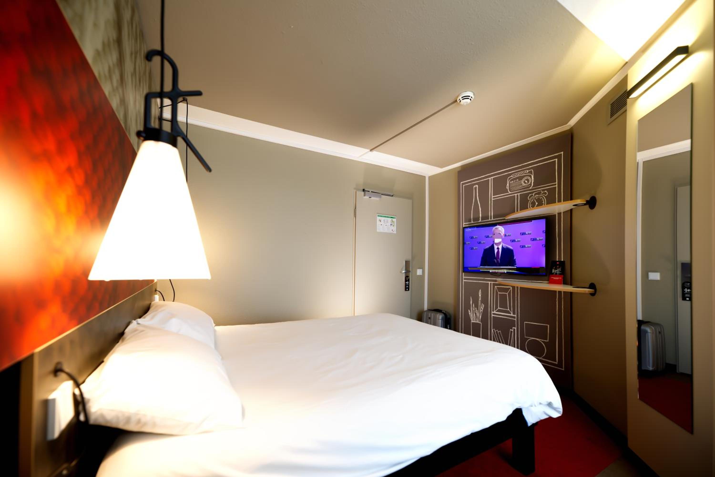 Standard Double Room - Photo 6
