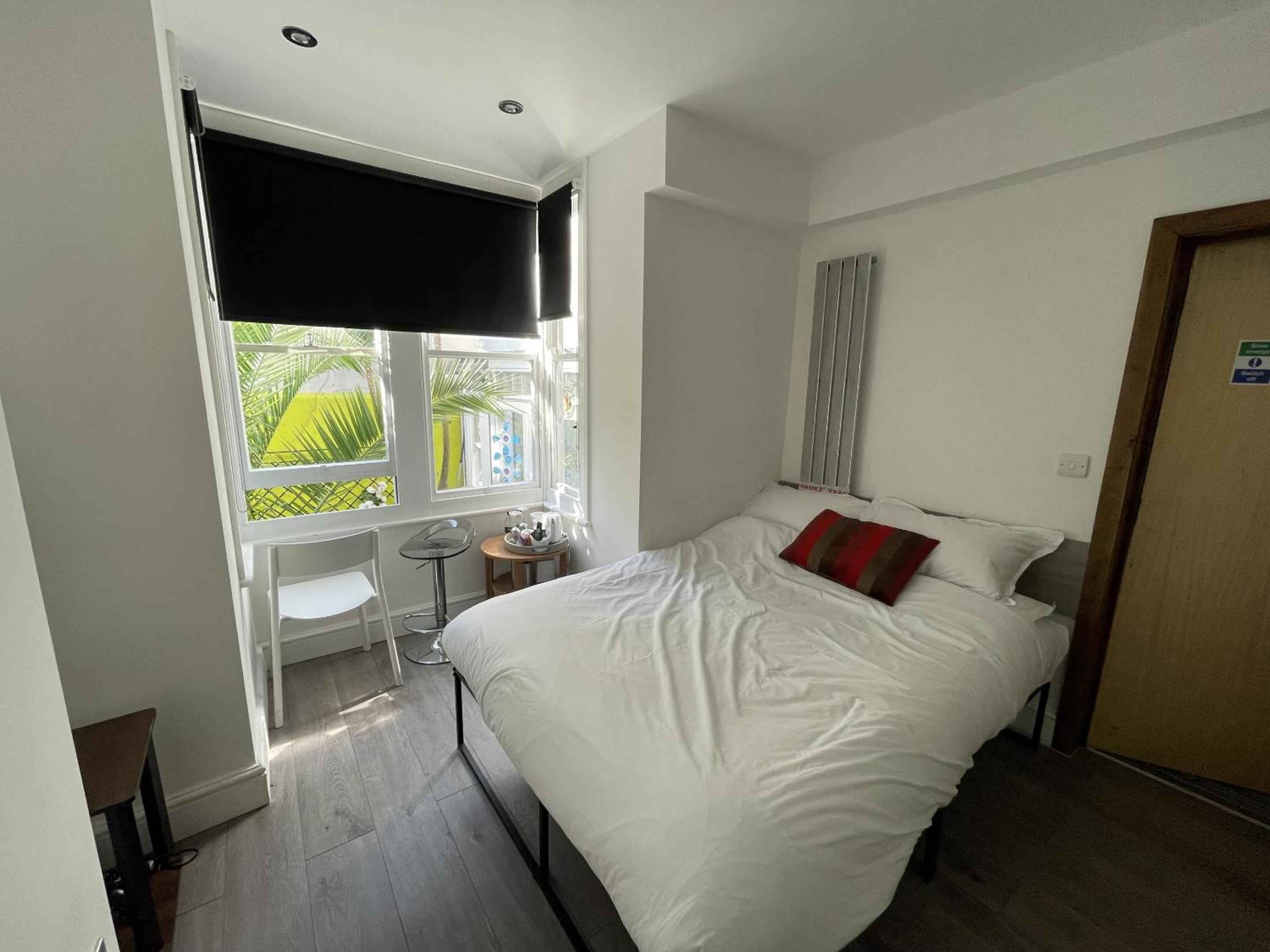 Double Room with Private Bathroom photo 1