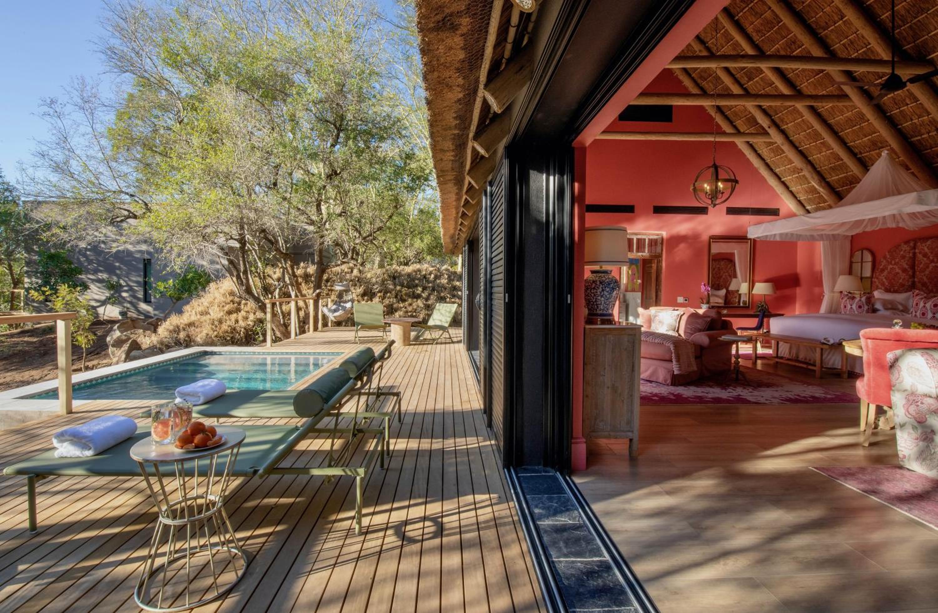 Waterside Lodge  Deluxe Suite - Photo 8