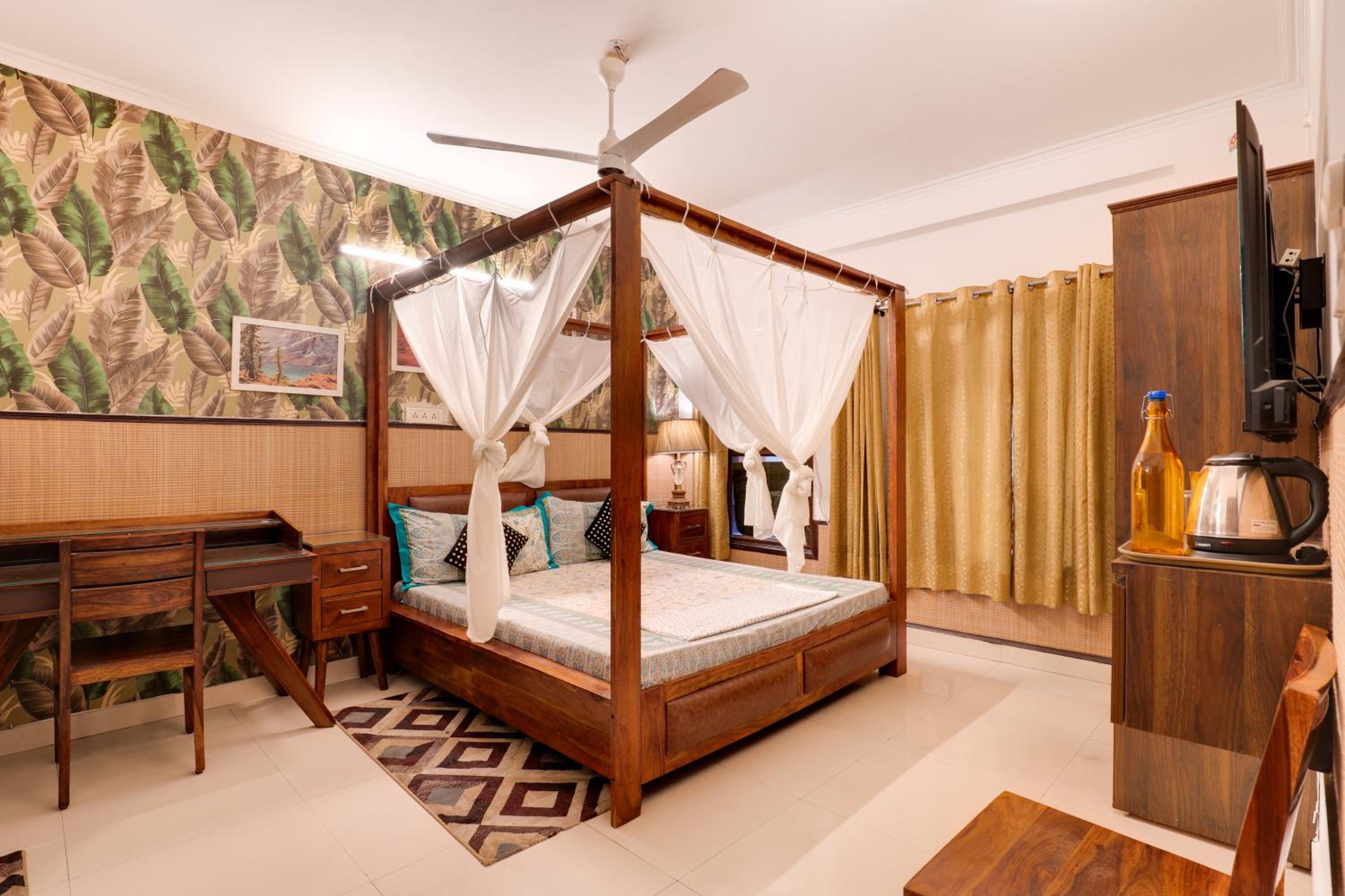Superior King Room