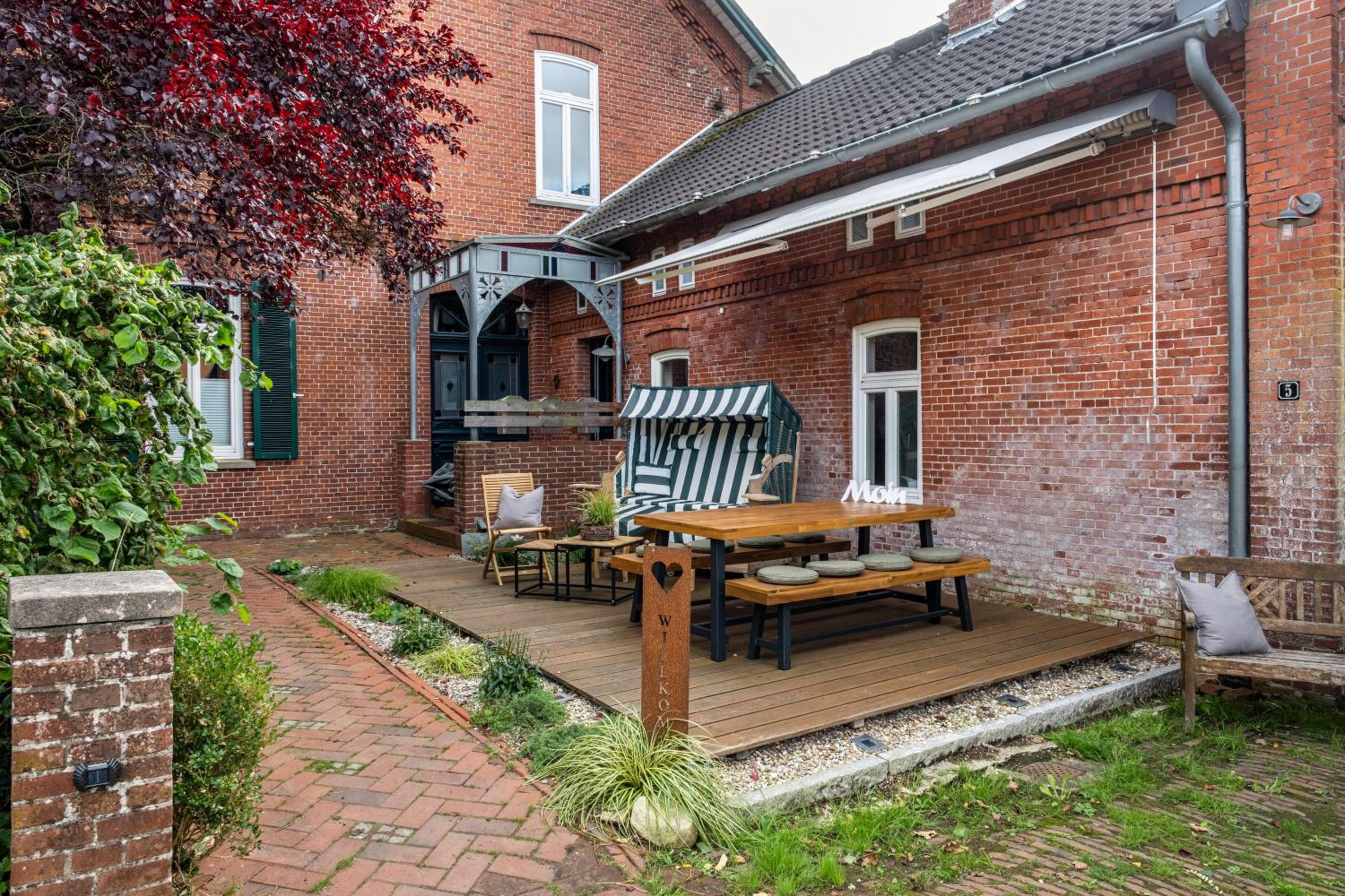 Two-Bedroom Deluxe Apartment with Garden View photo 3