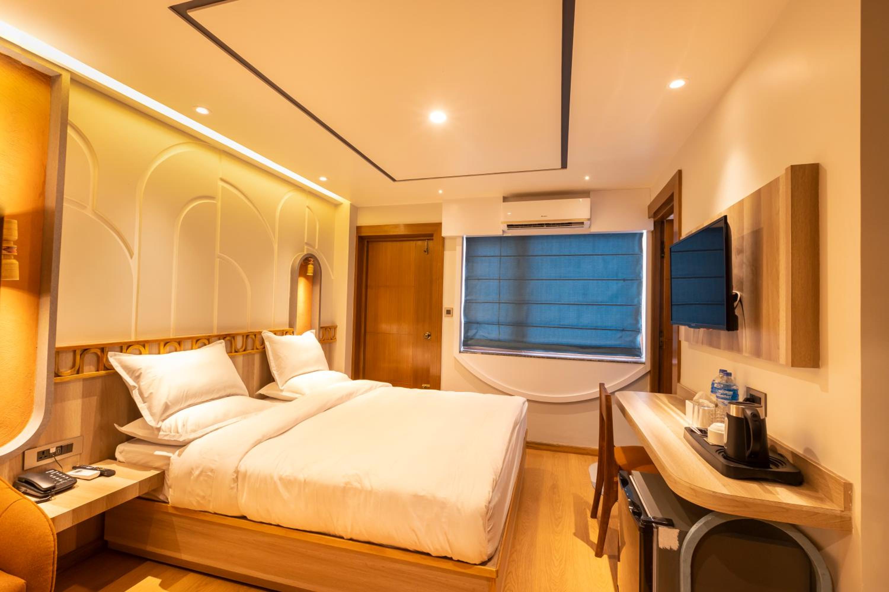 Deluxe Double Room - Photo 10