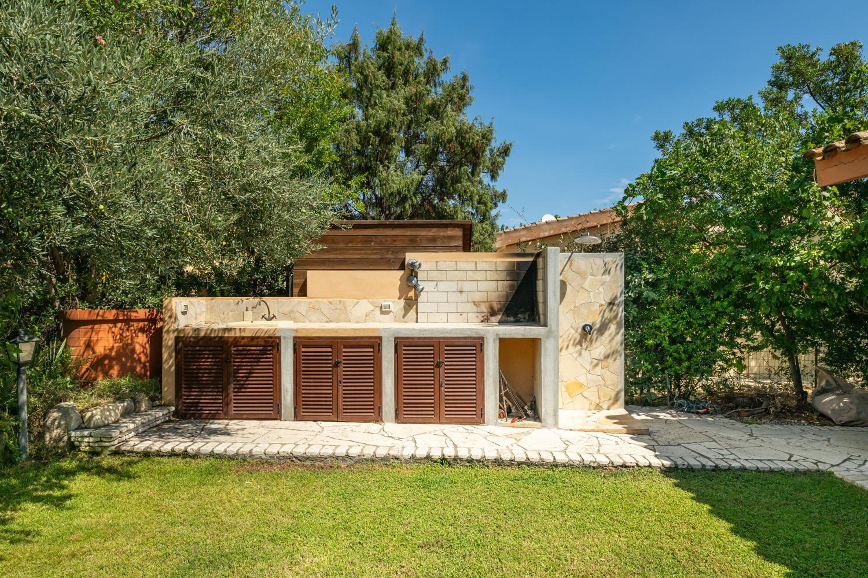 Two-Bedroom House - Photo 4