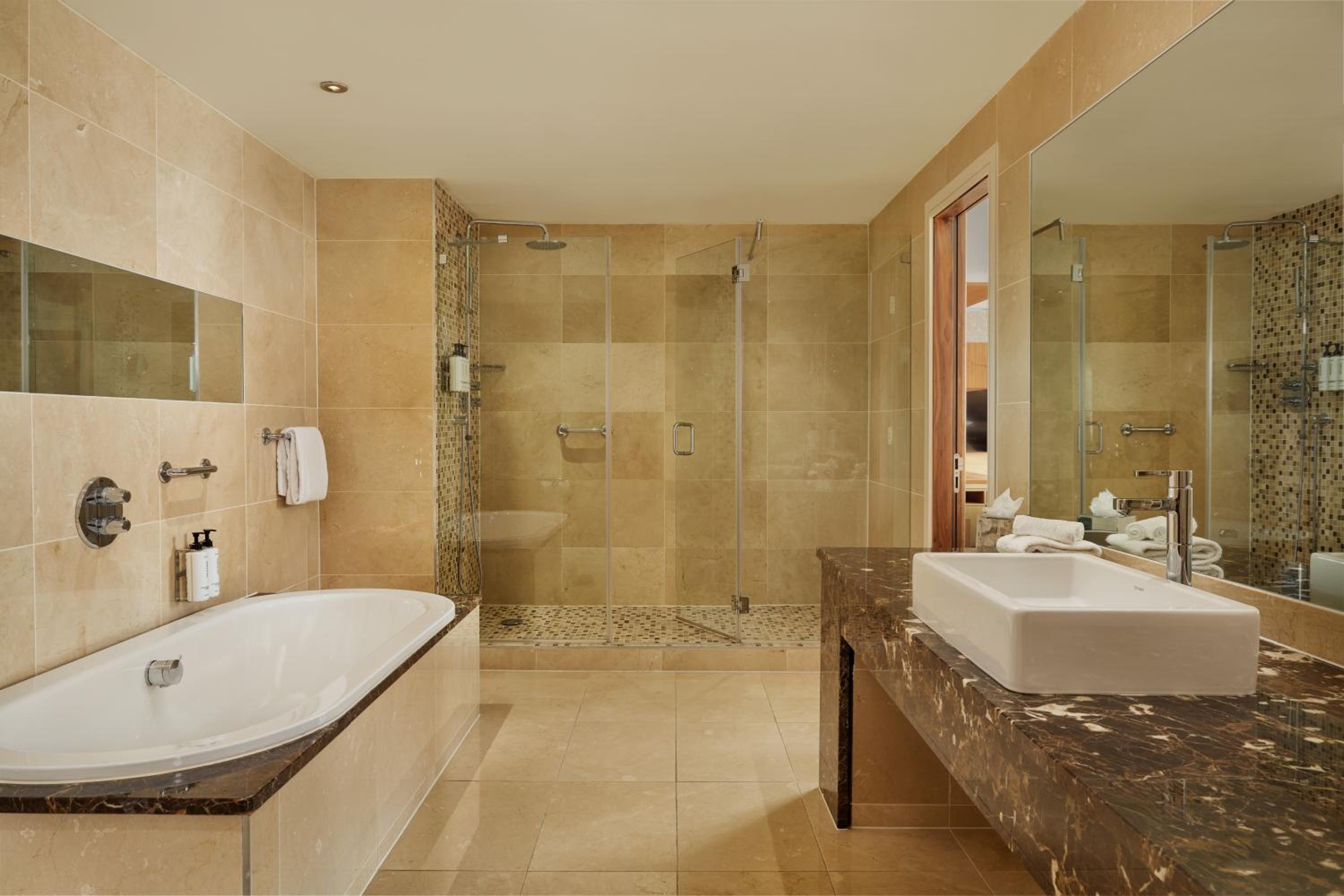 Superior Suite photo 3