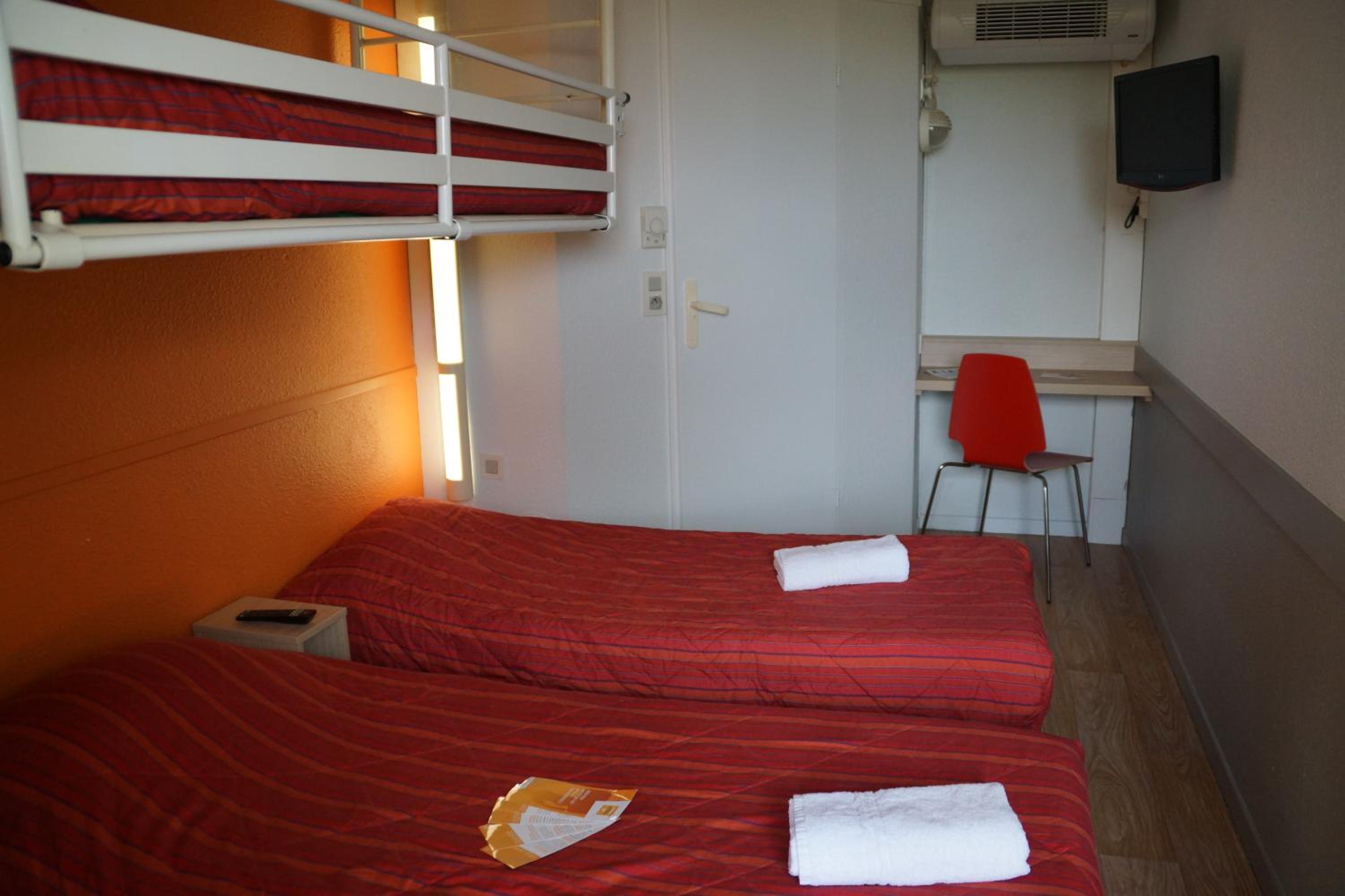 Triple Room with 3 Single Beds - Photo 3