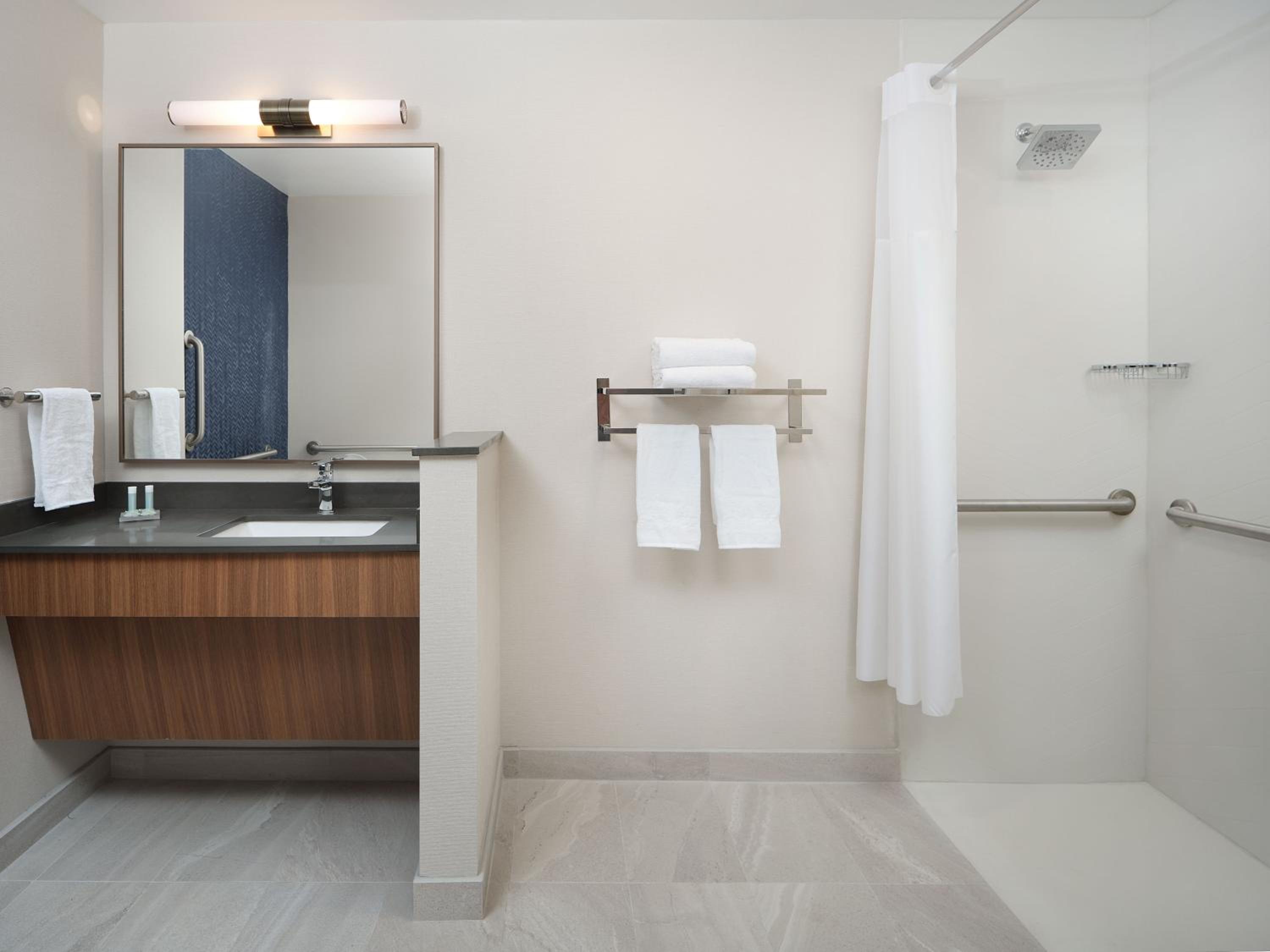 Queen Room with Two Queen Beds - Hearing Accessible photo 3