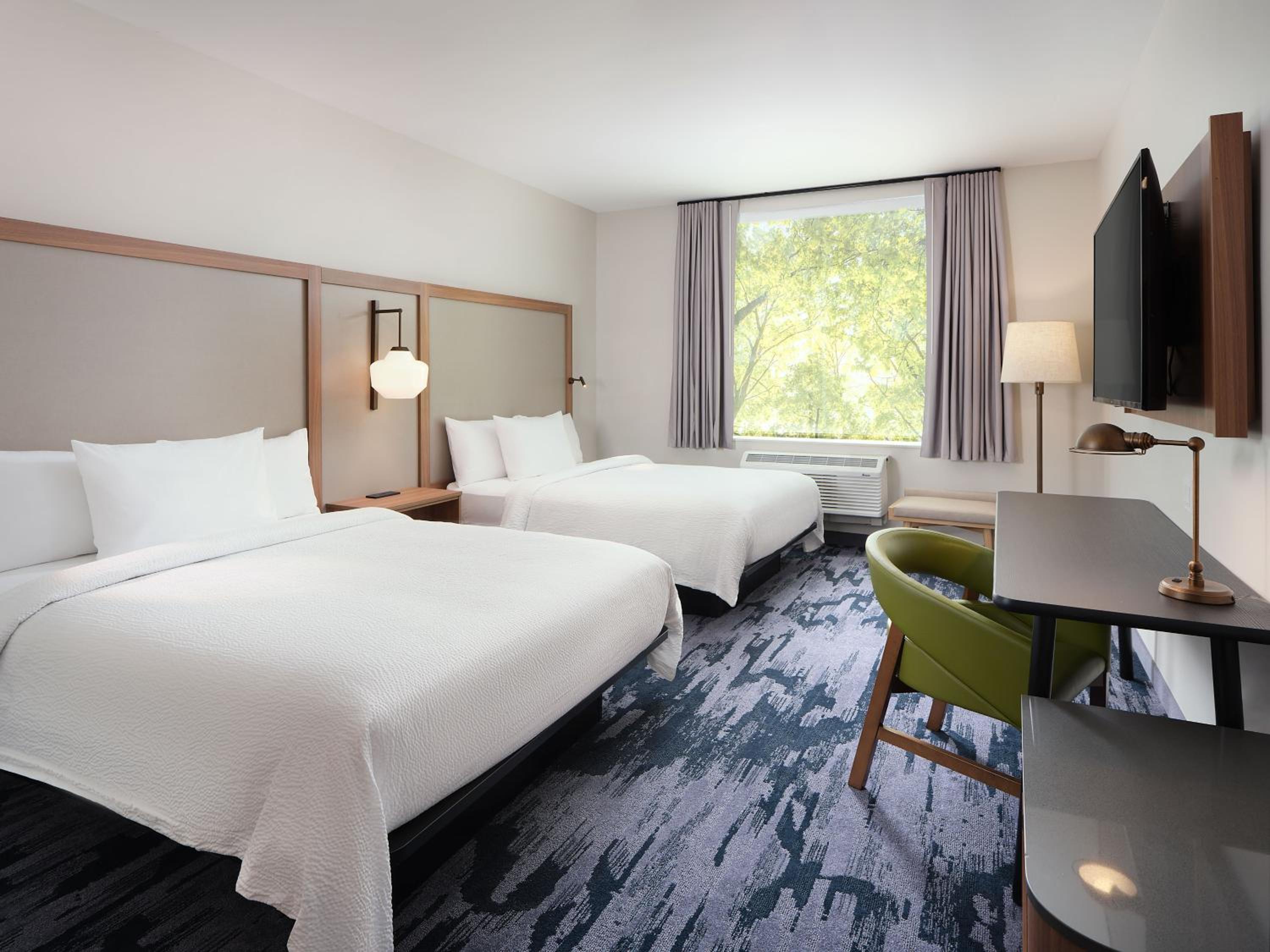 Queen Room with Two Queen Beds - Hearing Accessible - Photo 3