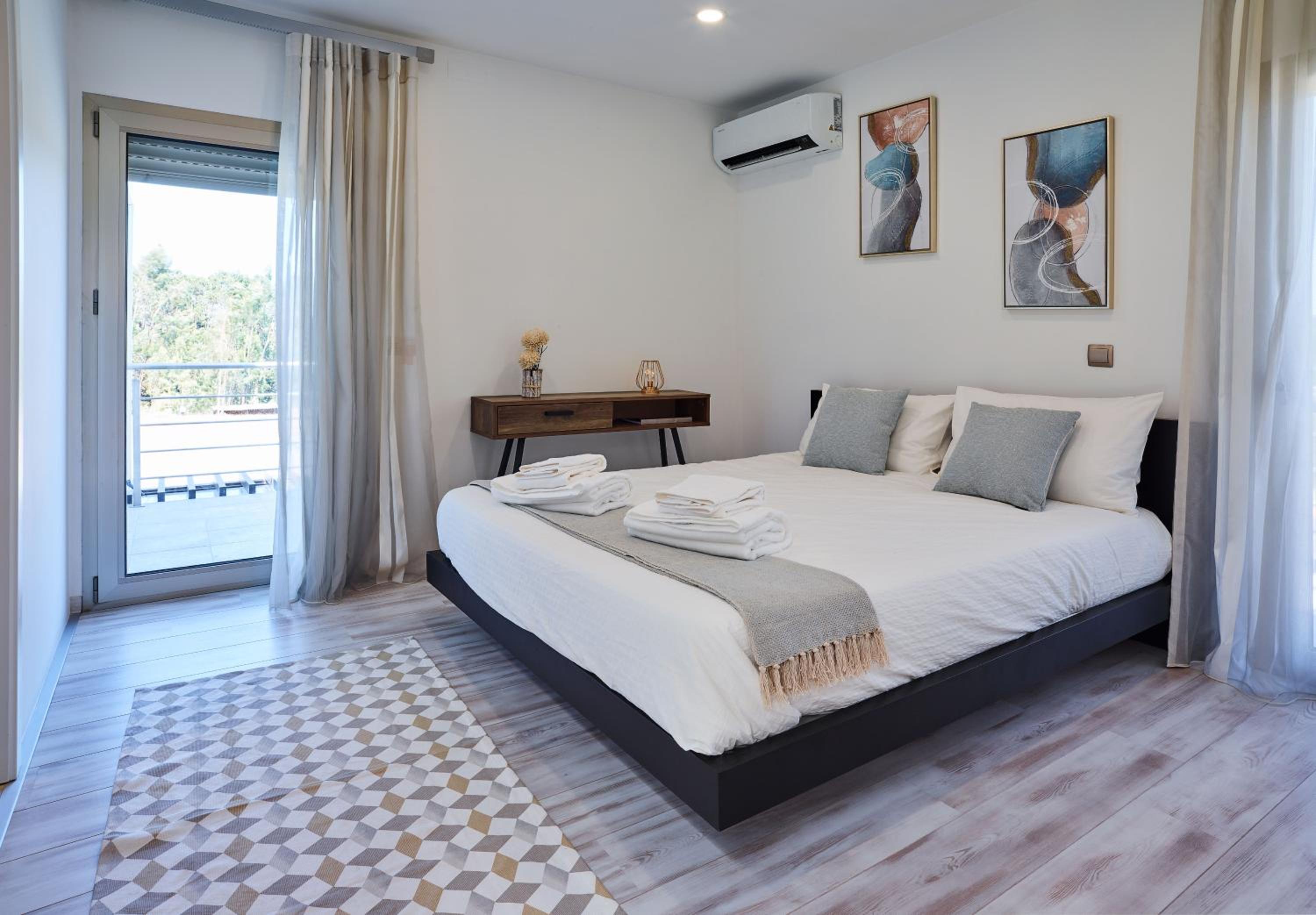 Double Room with Balcony (2 Adults + 1 Child) photo 1