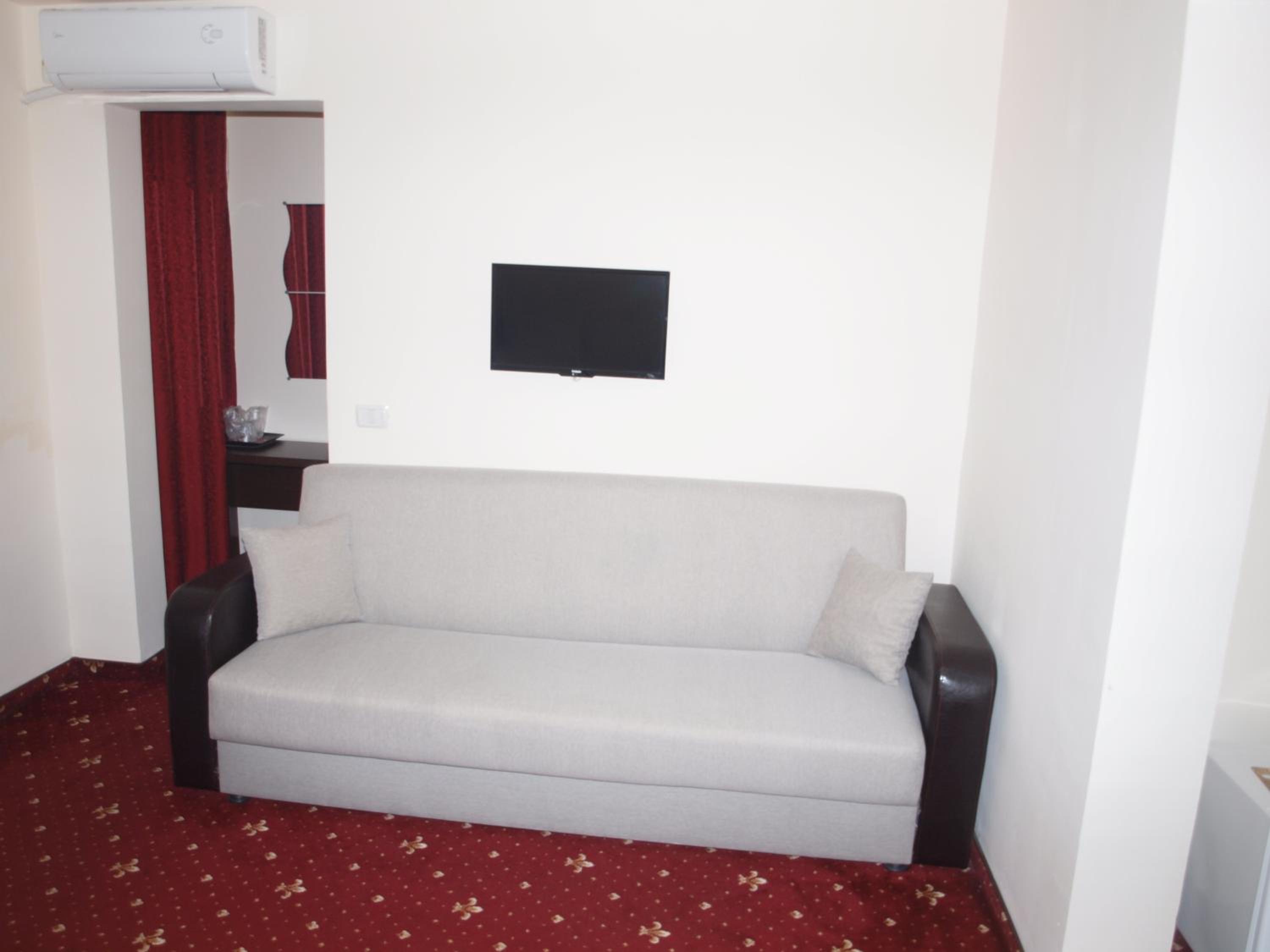 Triple Room - Photo 7