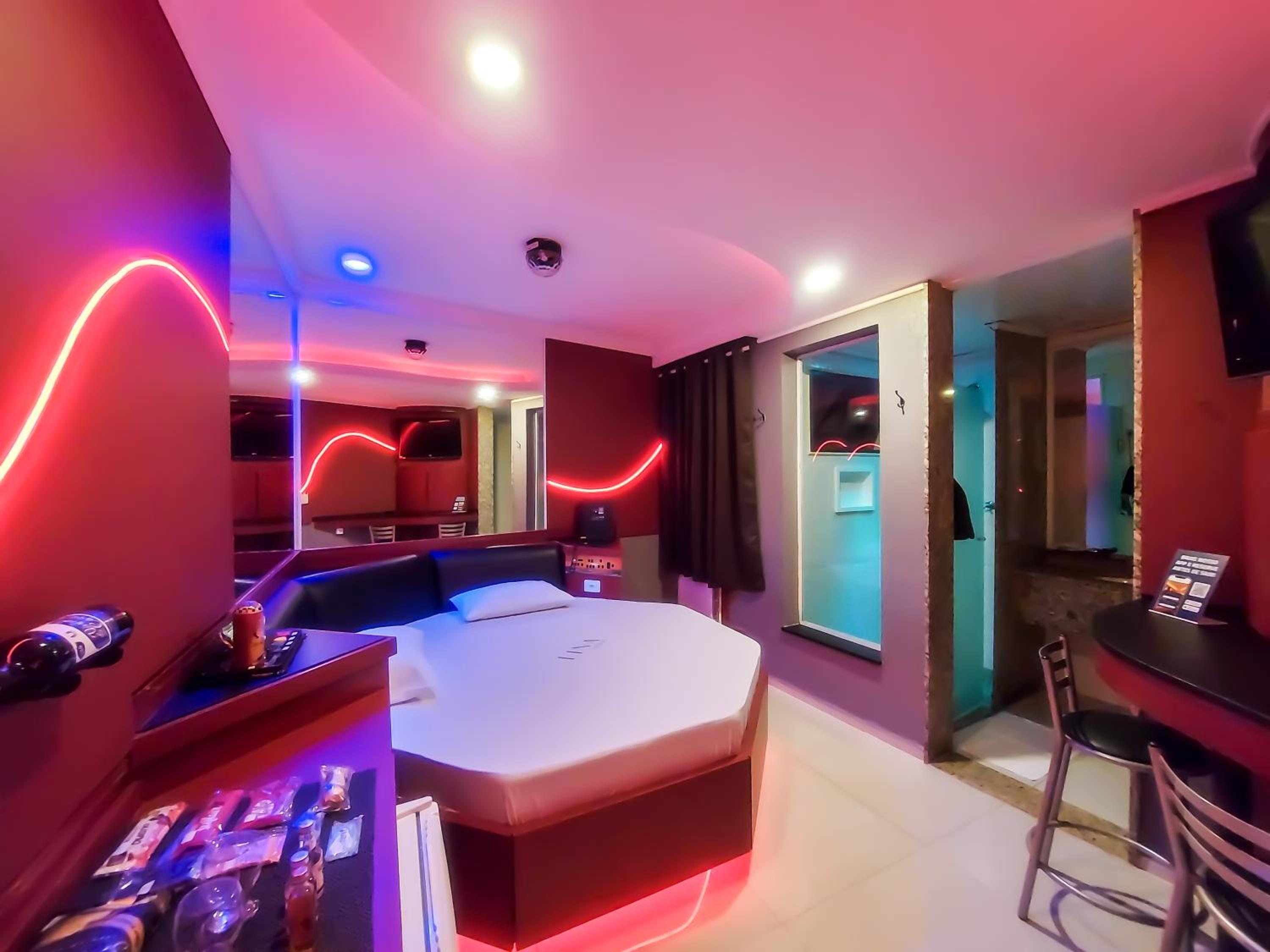 Standard Double Room - Photo 8
