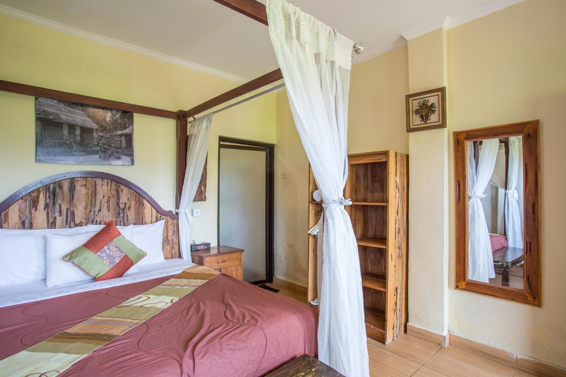 Deluxe Double Room with Balcony - Photo 21