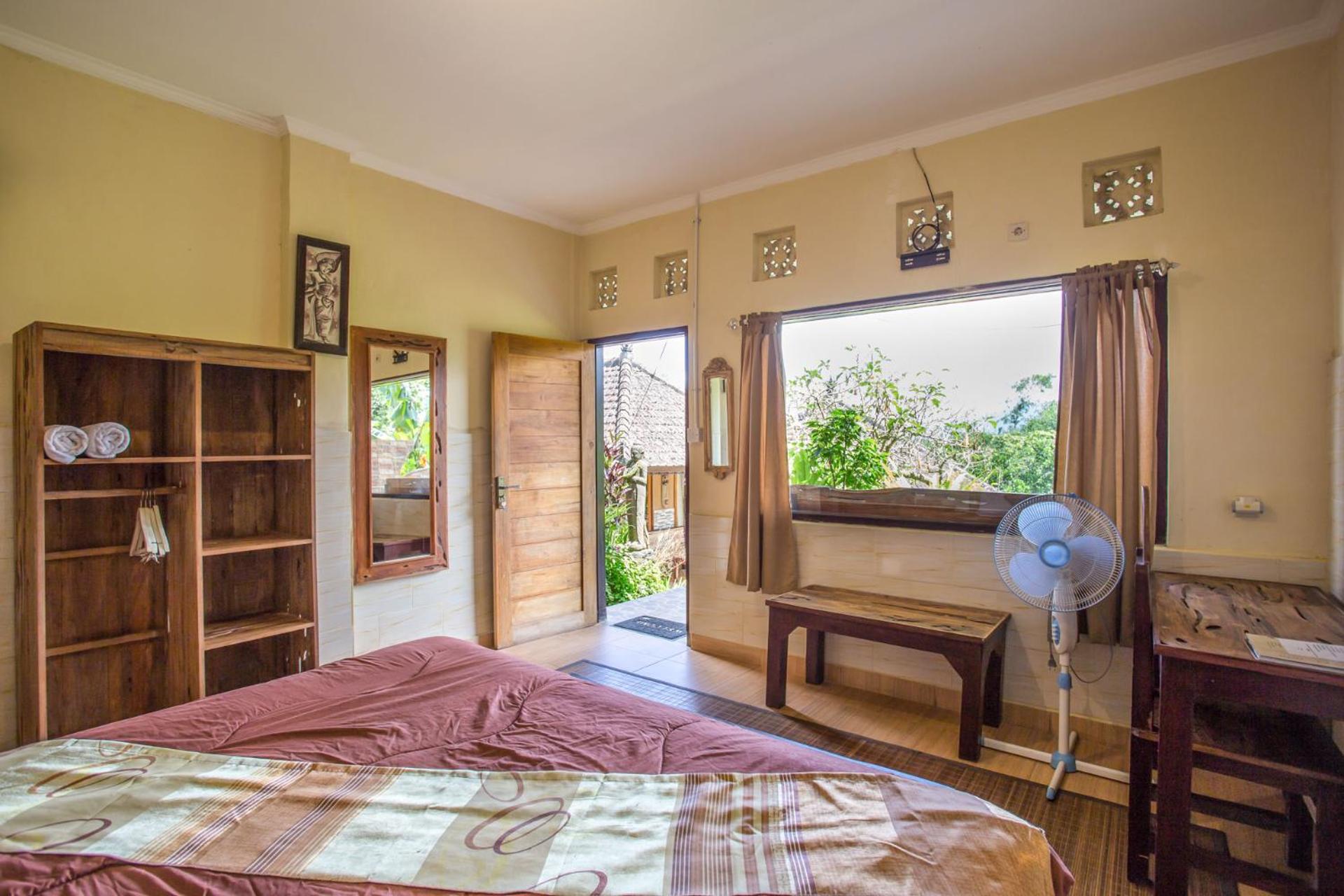Deluxe Double Room with Balcony - Photo 2