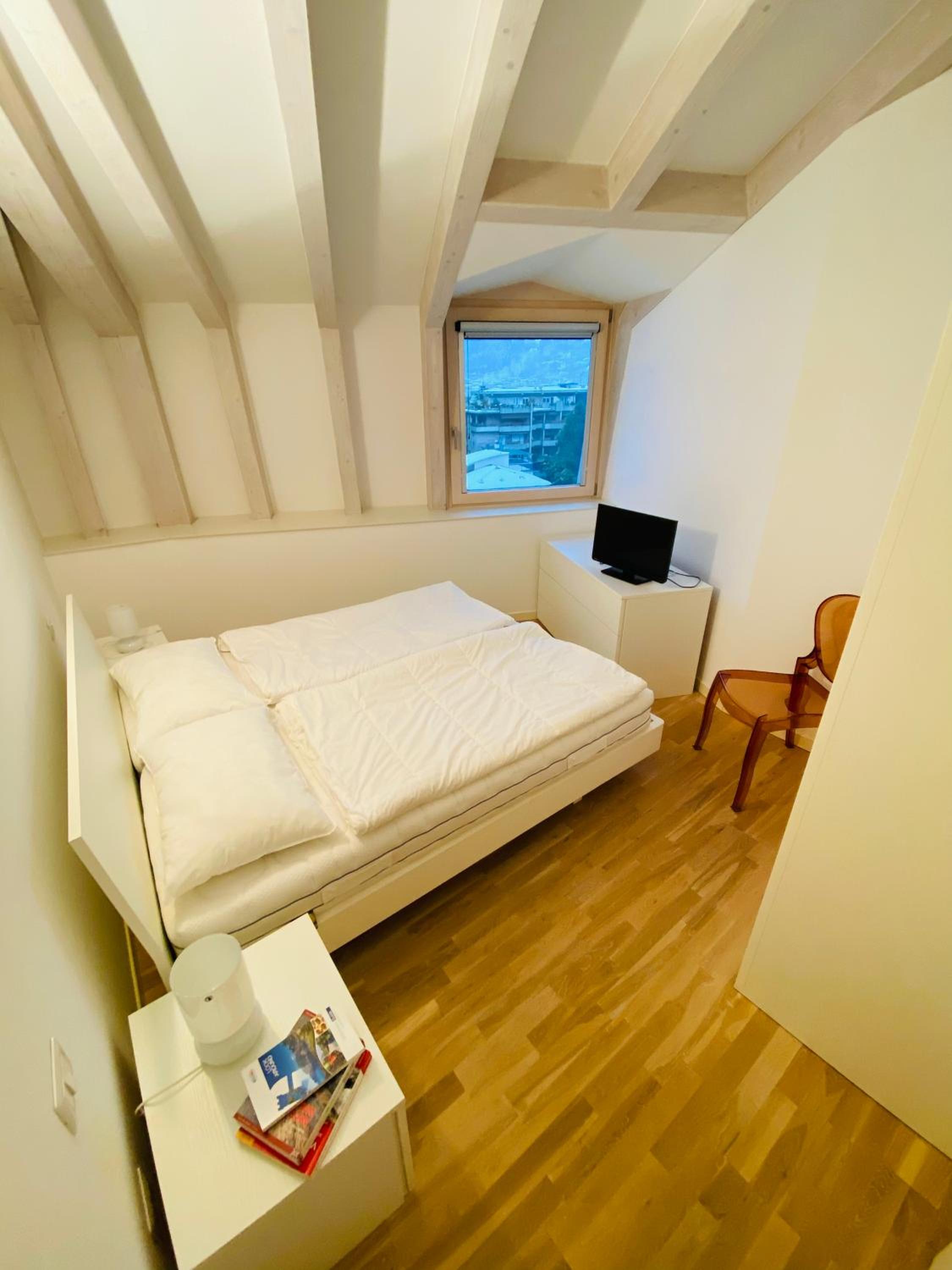 Two-Bedroom Apartment - Photo 9
