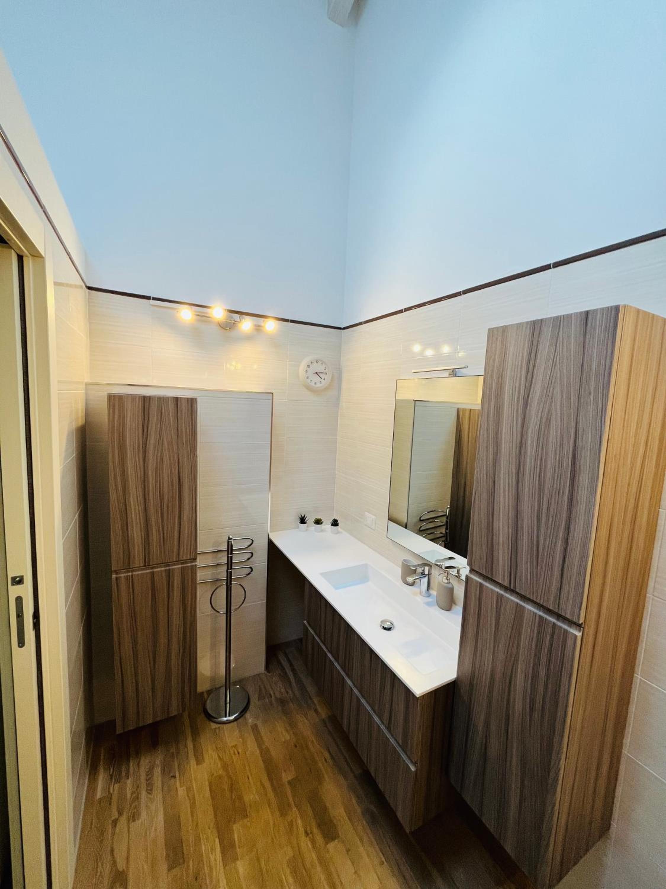Two-Bedroom Apartment - Photo 8