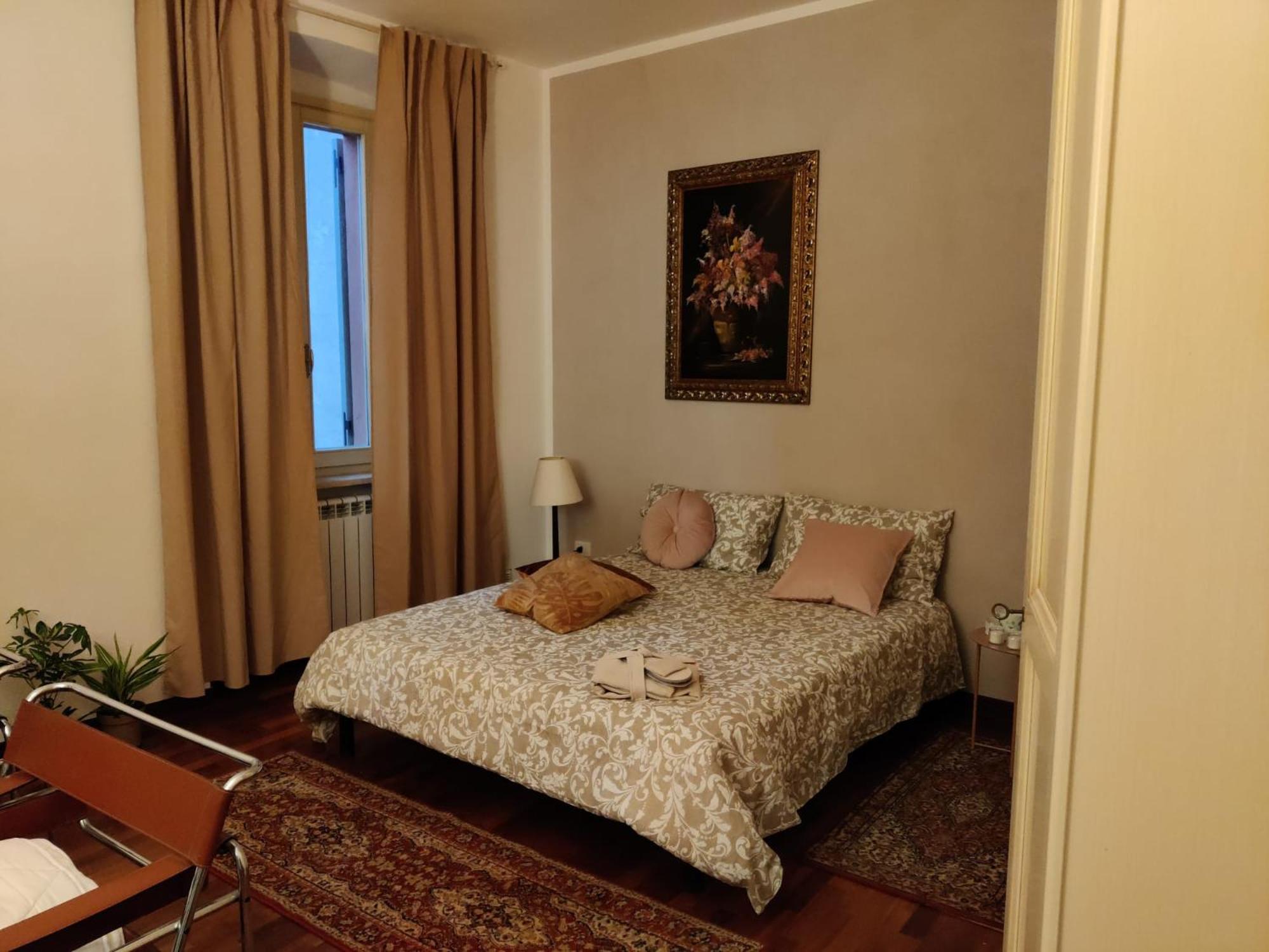 Double Room with Shared Bathroom photo 3