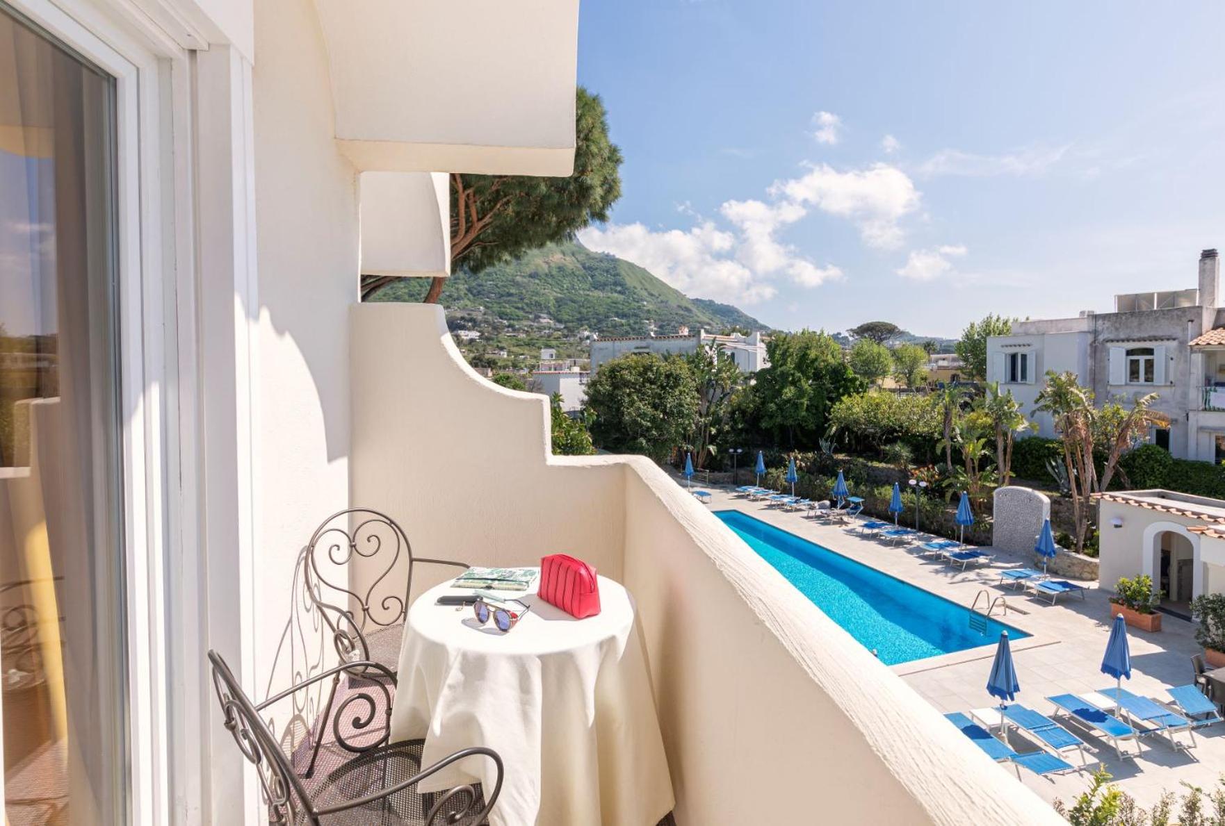 Double Room with Balcony - Photo 5