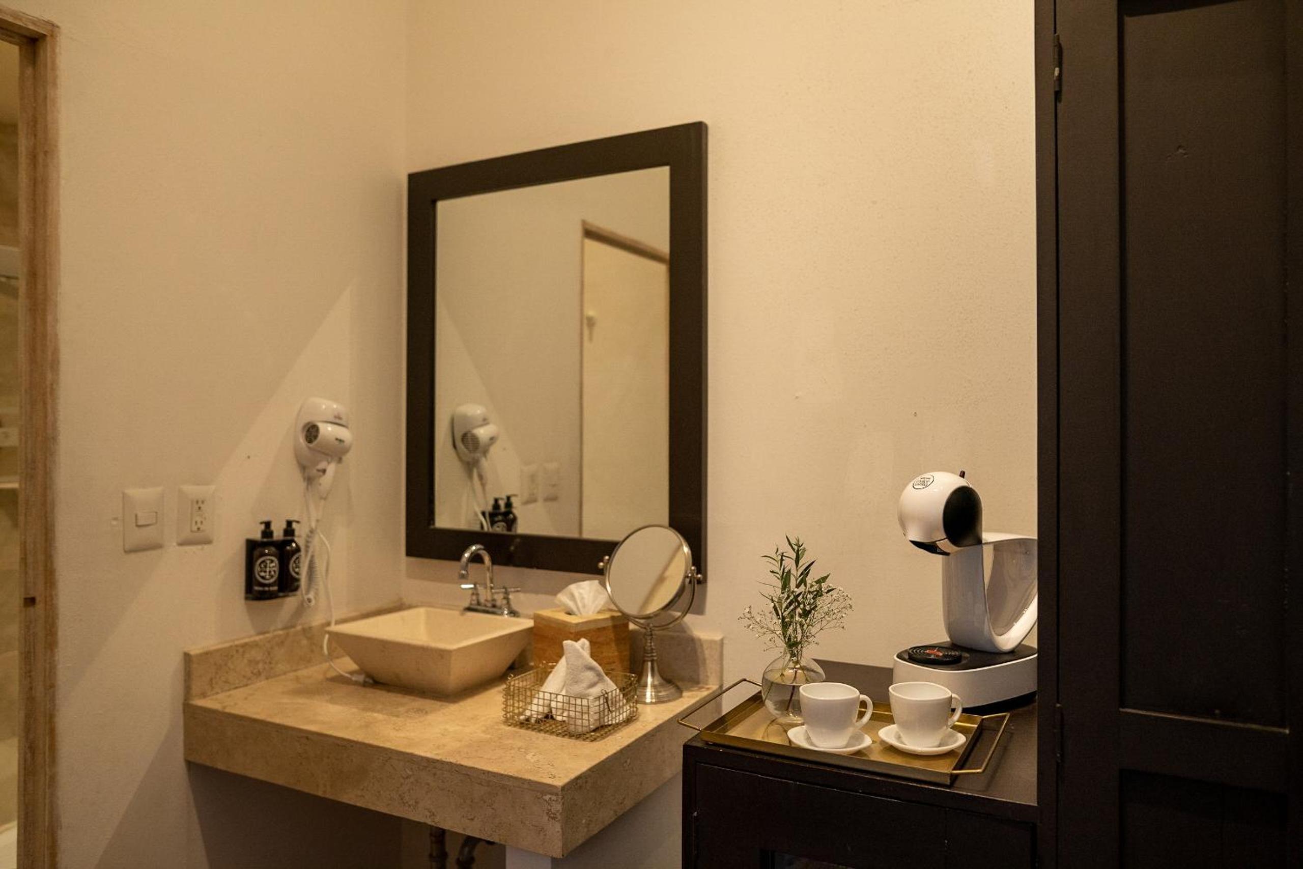 Queen Room - Photo 7
