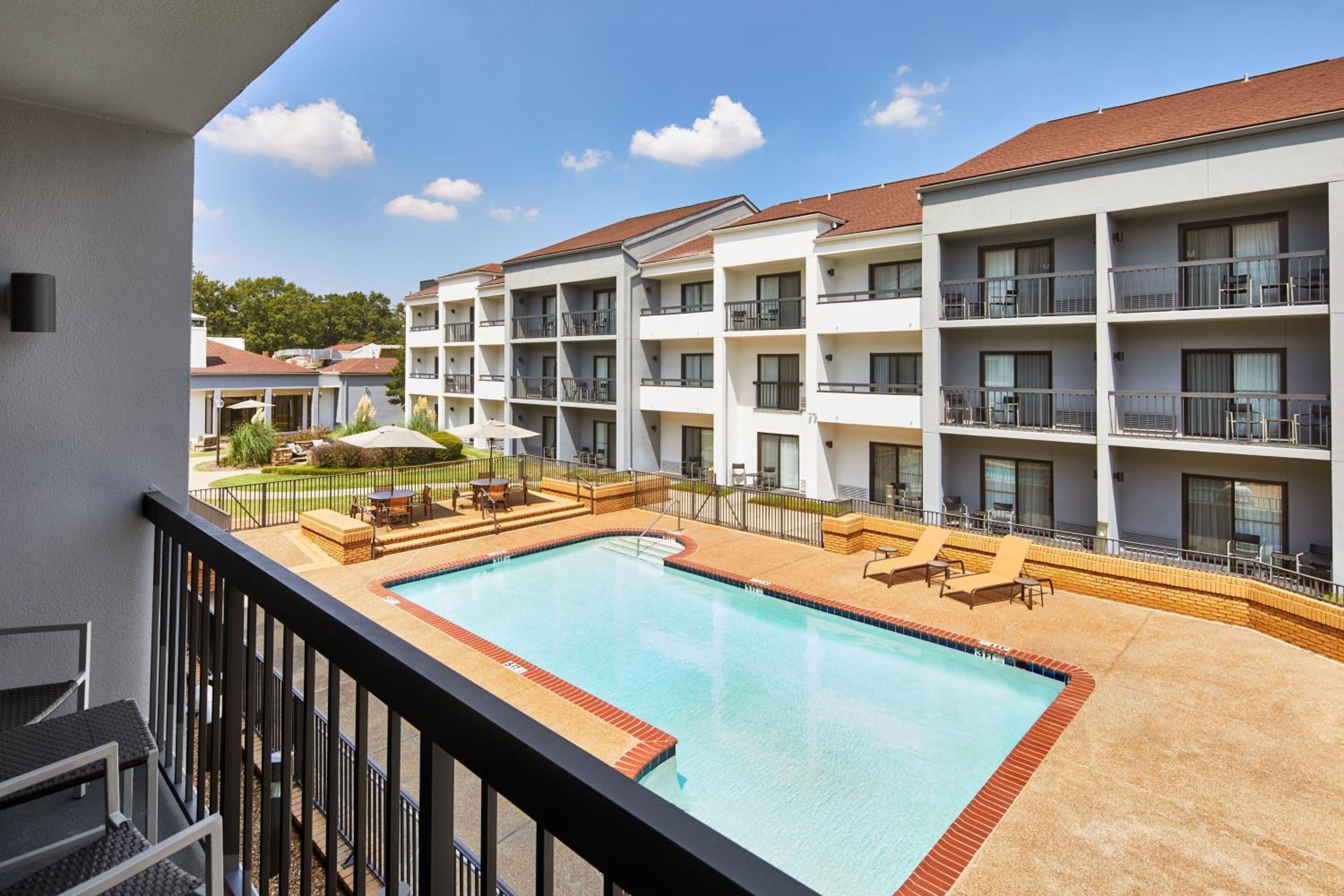 King Suite with Courtyard View - Photo 3