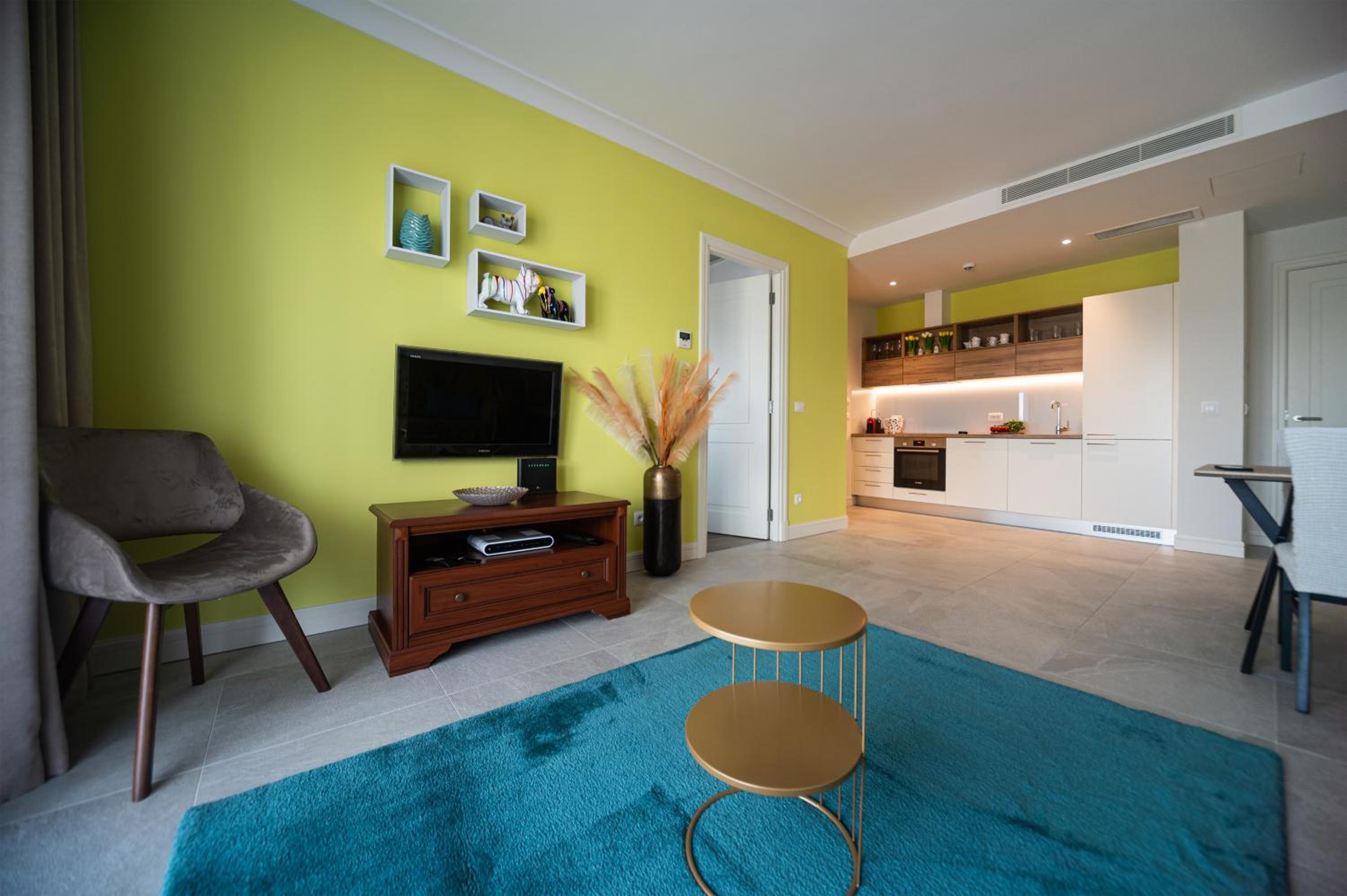 Apartment with Mountain View photo 3