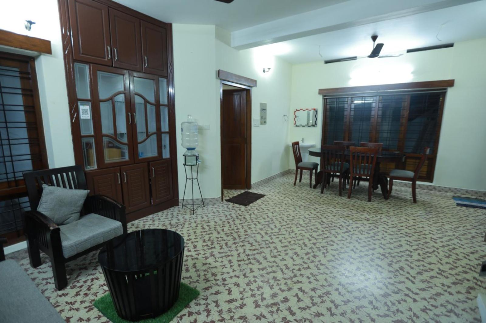 Villa - Photo 1