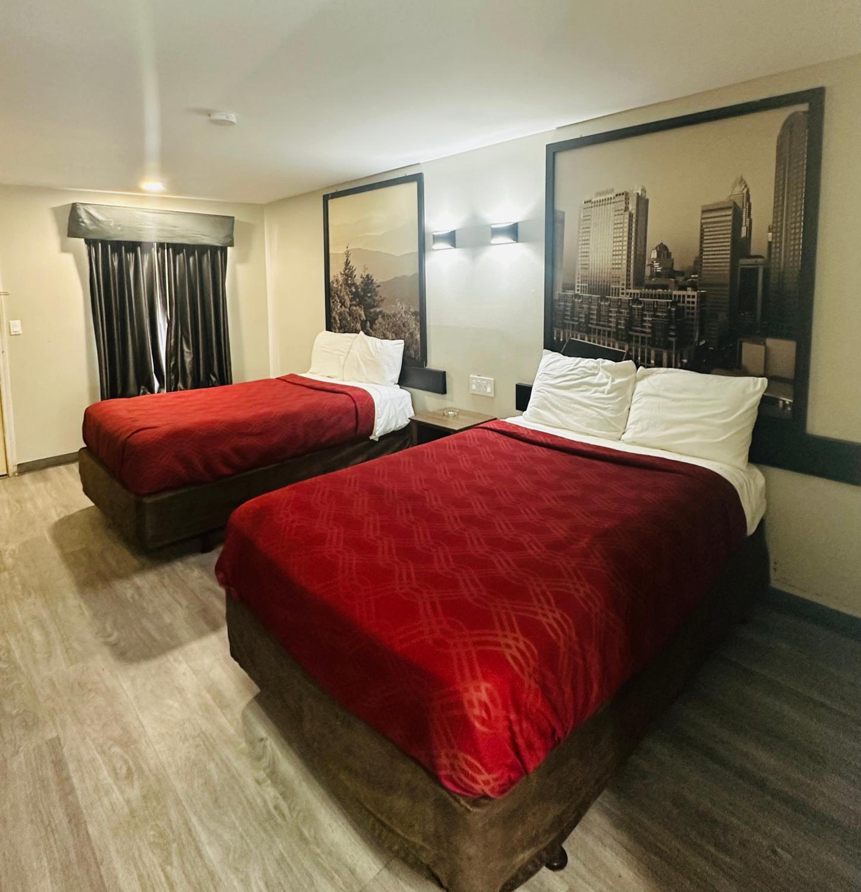 Double Room with Two Double Beds - Smoking photo 3